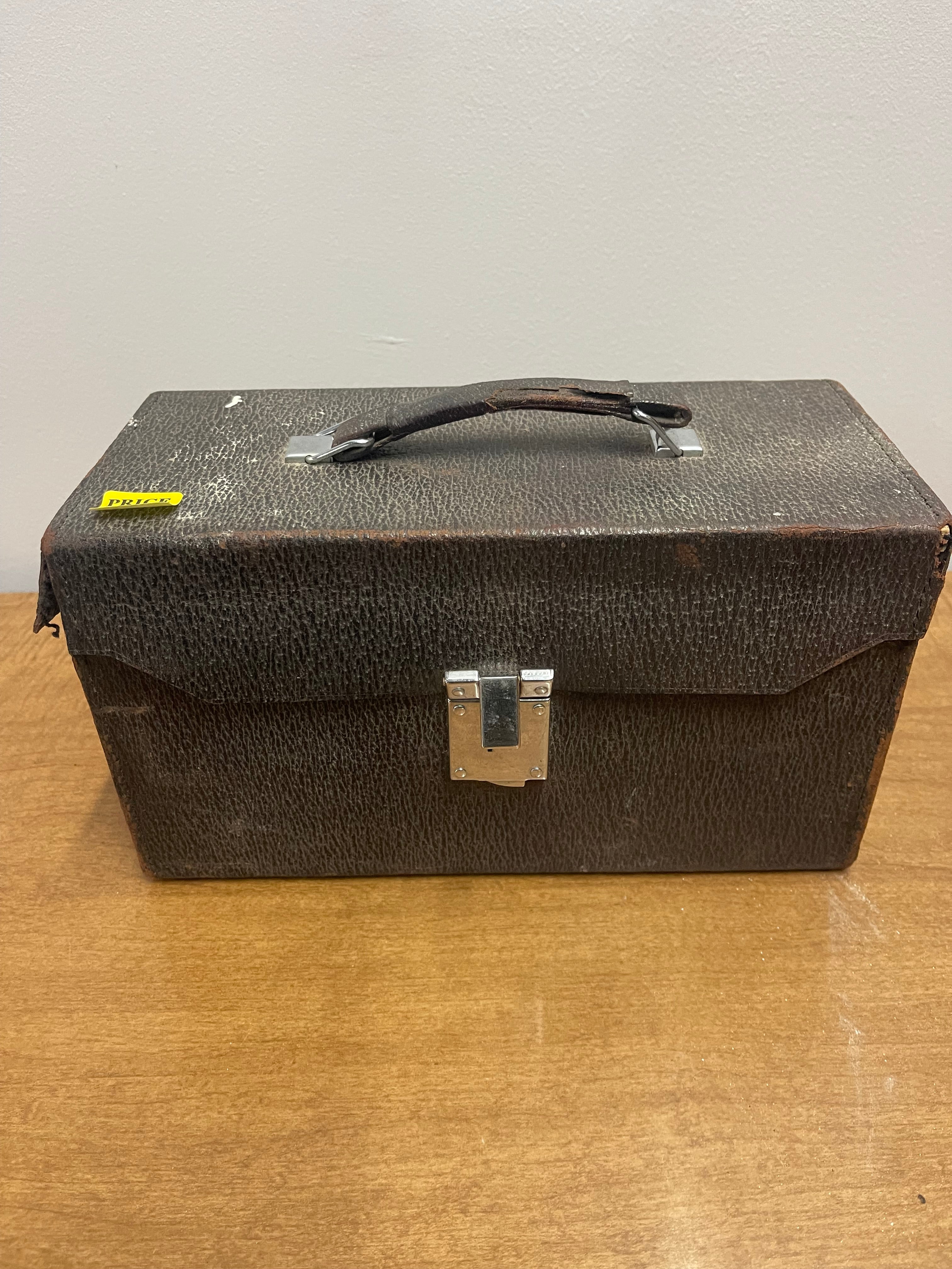 Vintage Cine-Kodak Model K Film Camera – With Case & Extr