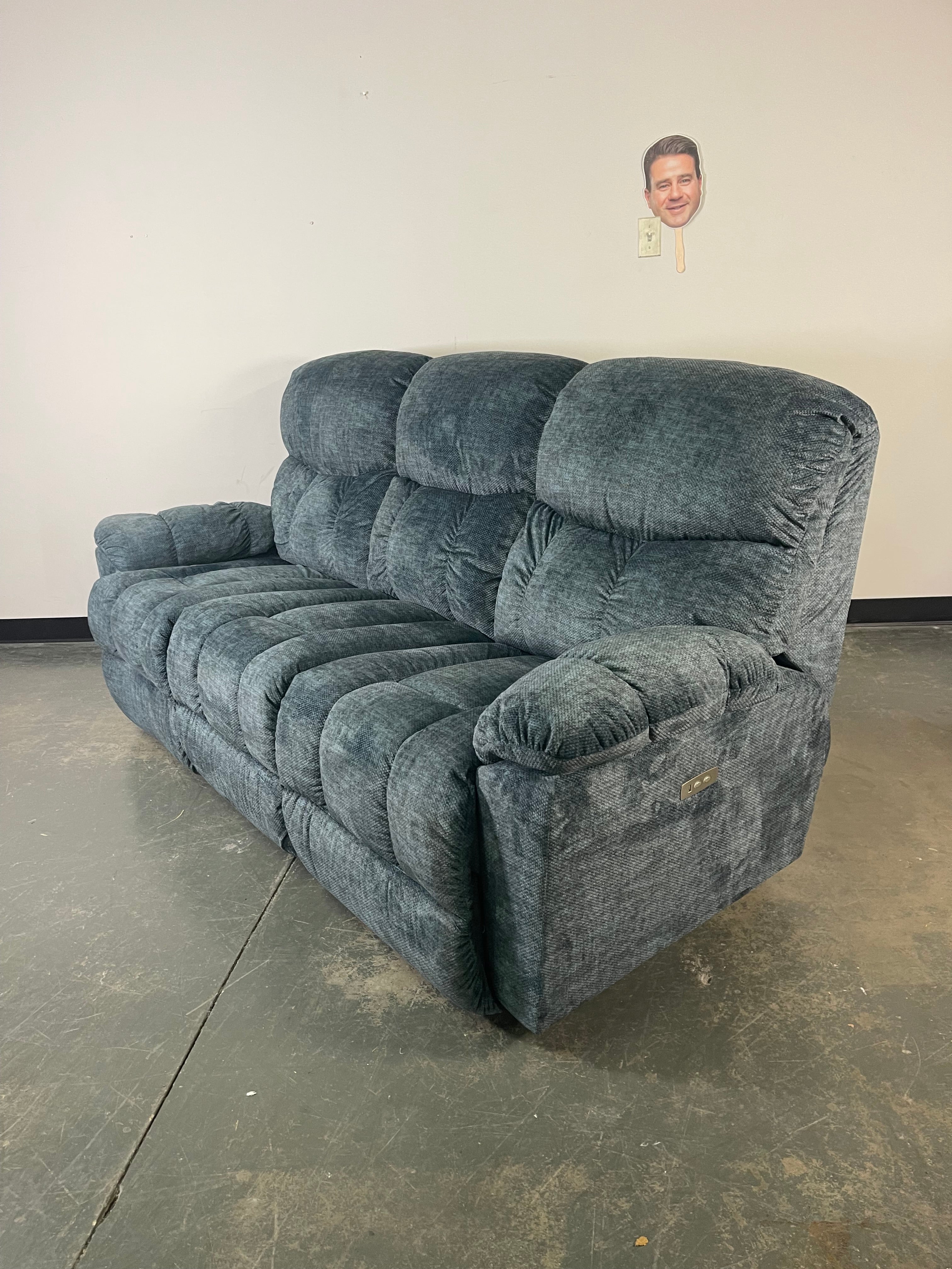 Power Reclining Sofa with USB – Ultimate Comfort Upgrade 🔌🛋️