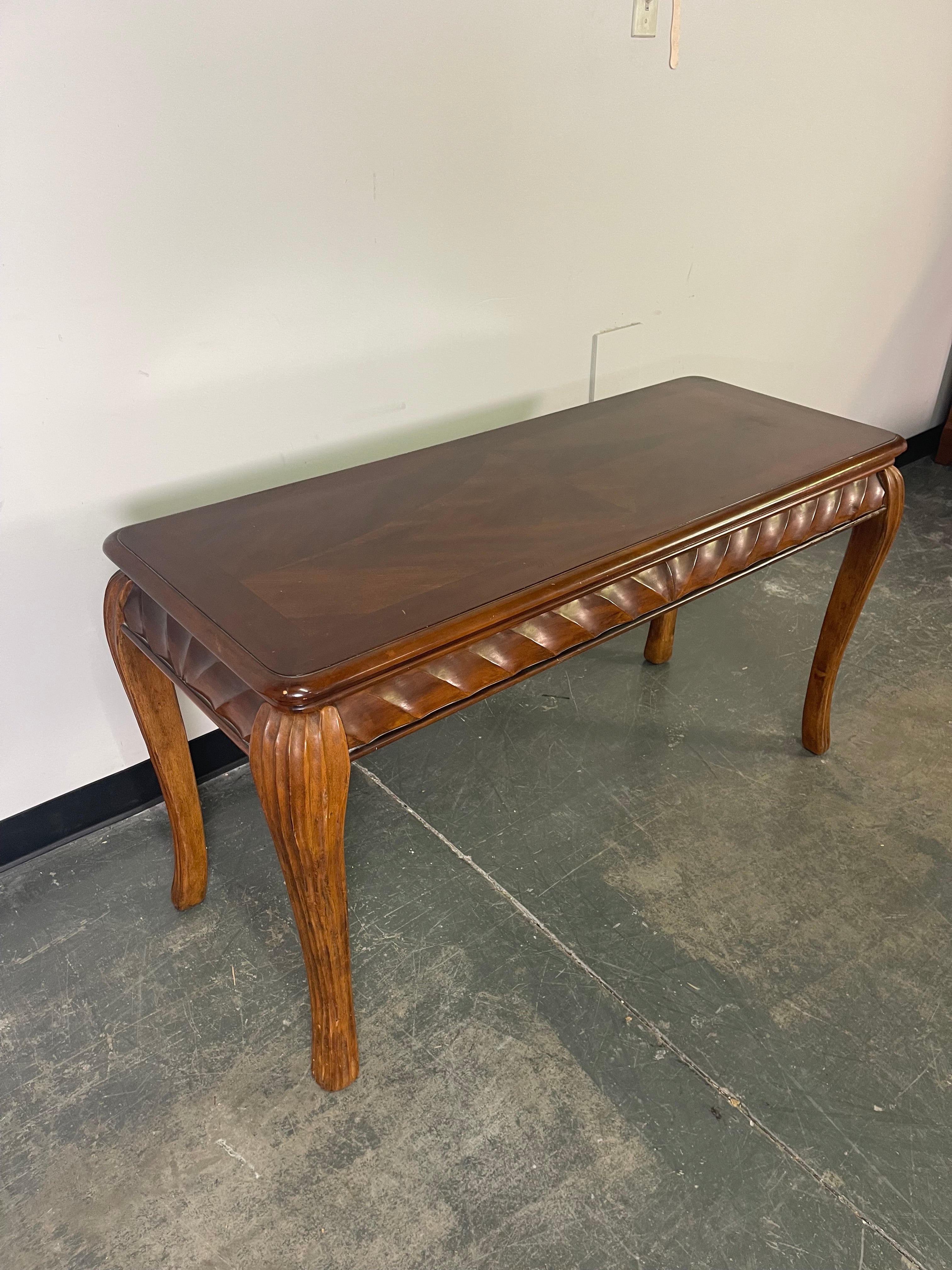 Elegant Carved Wood Console Table – Timeless Sophistication ✨