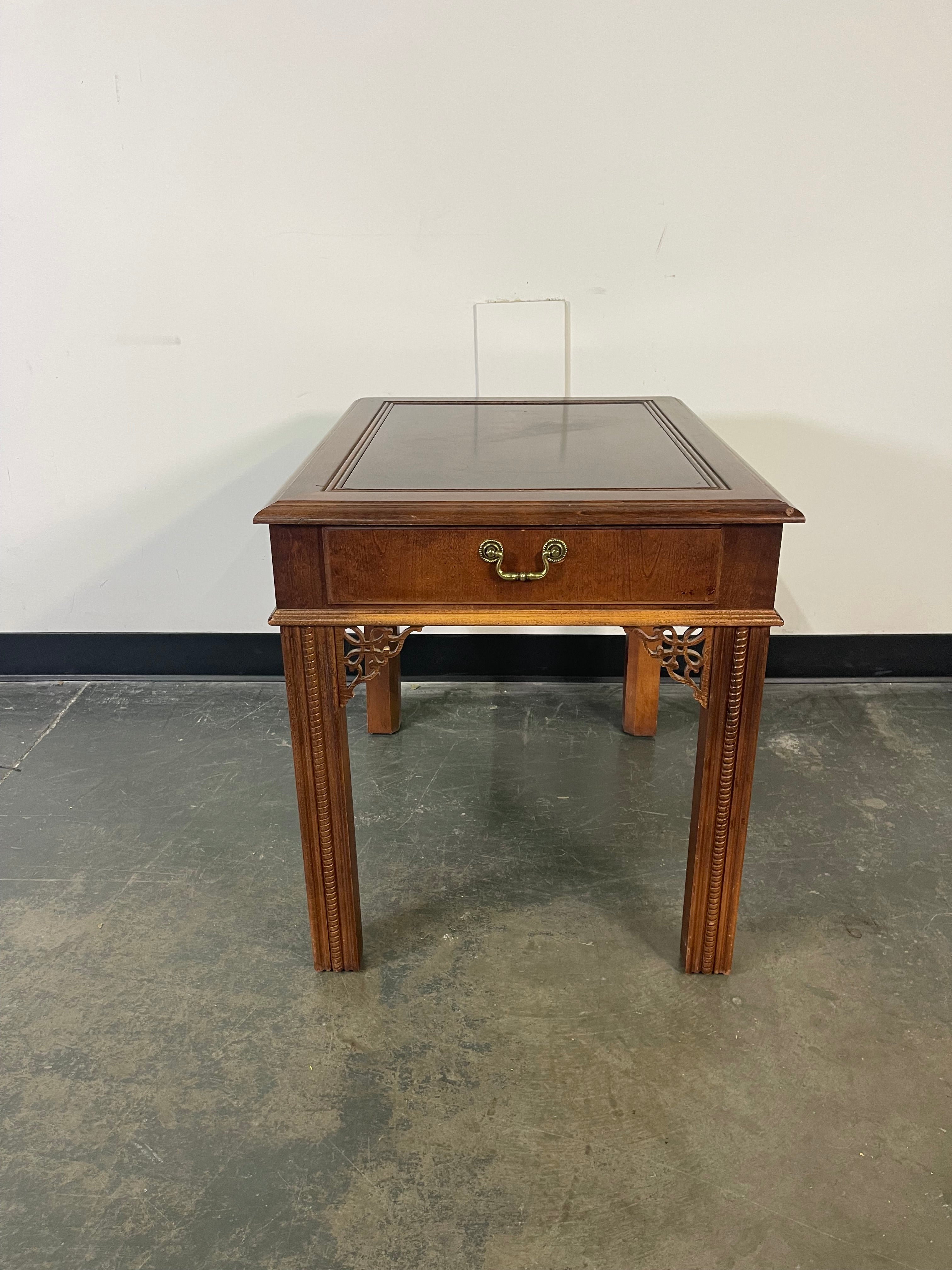 Classic Bassett Wood End Table – Timeless Elegance with Storage ✨