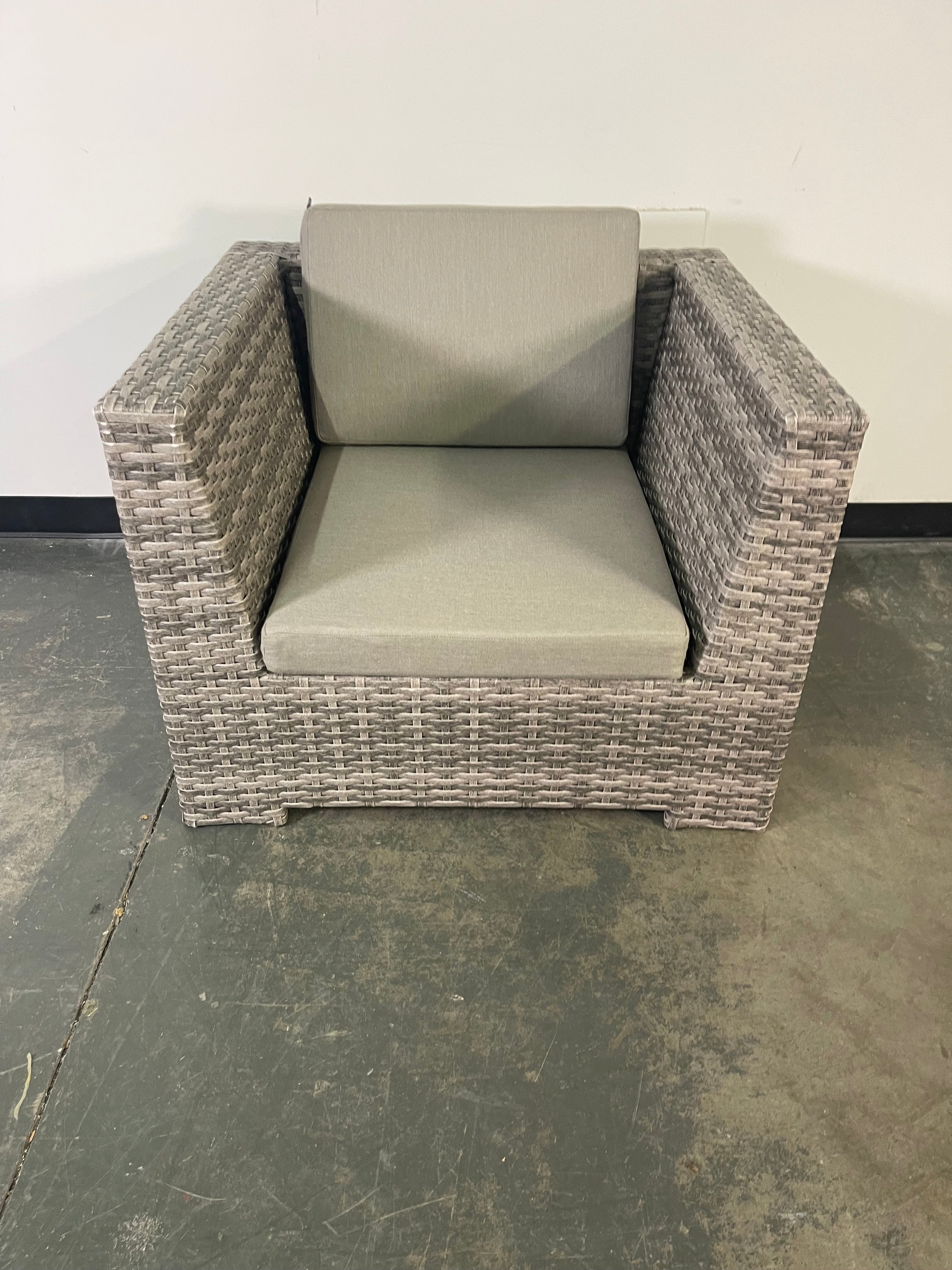 Modern Wicker Lounge Chair – Indoor Comfort, Outdoor Style 🌿🪑