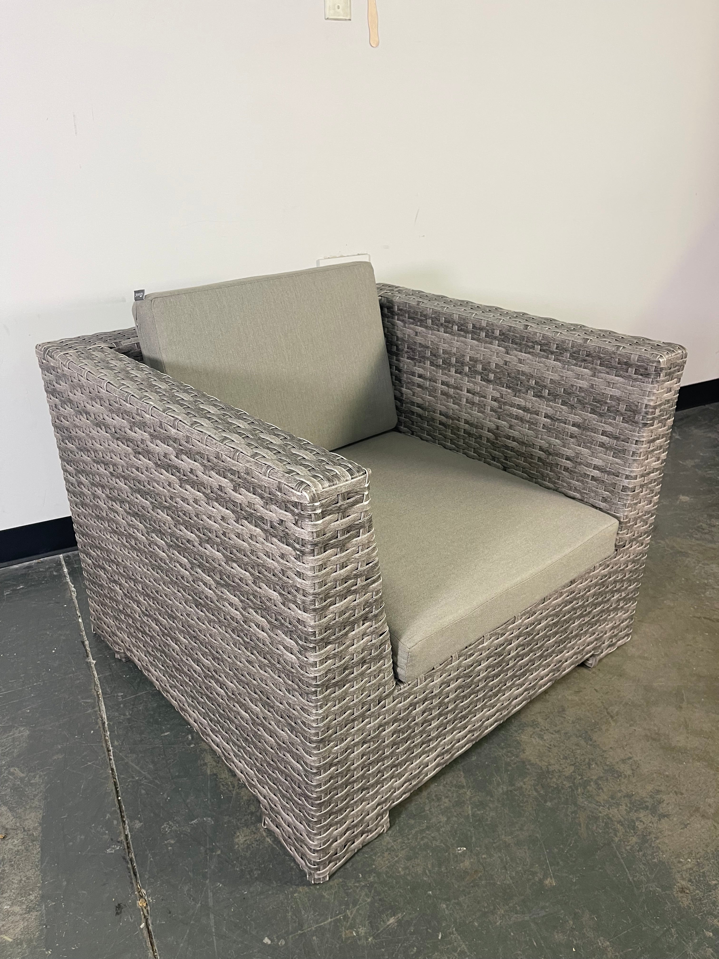 Modern Wicker Lounge Chair – Indoor Comfort, Outdoor Style 🌿🪑