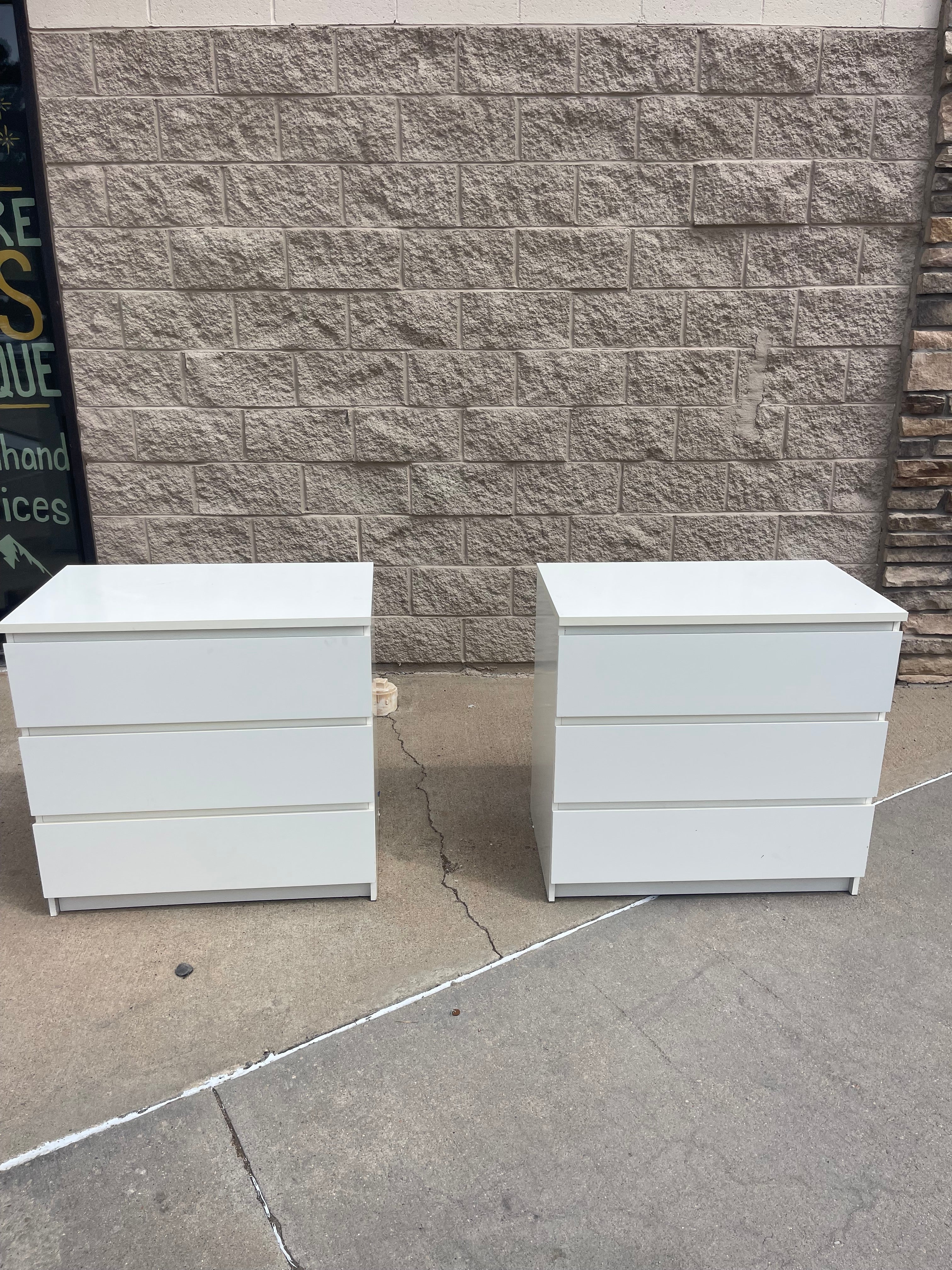 Modern White 3-Drawer Nightstand Set – Clean & Minimal Style