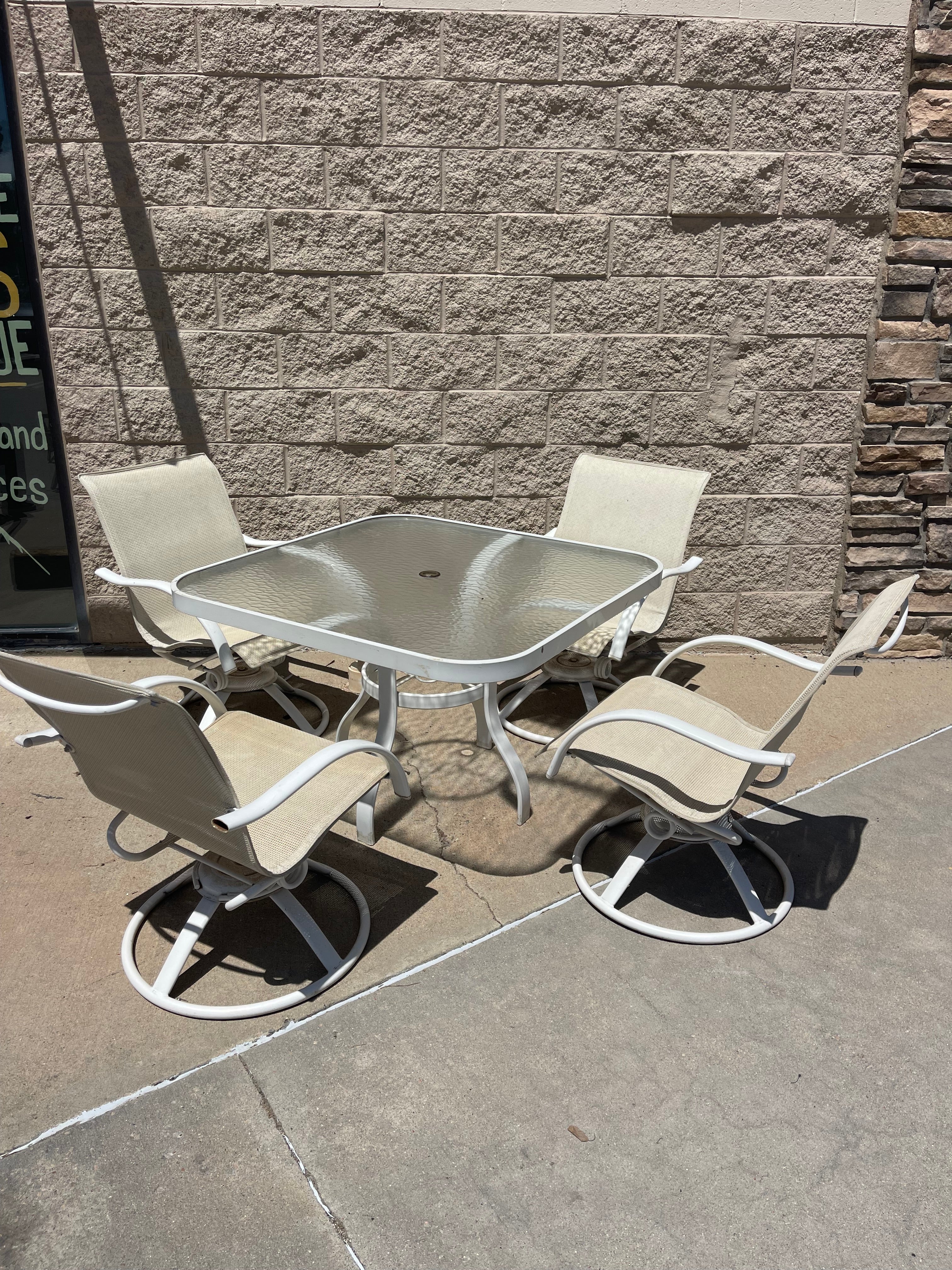 5-Piece Outdoor Patio Dining Set with Swivel Chairs