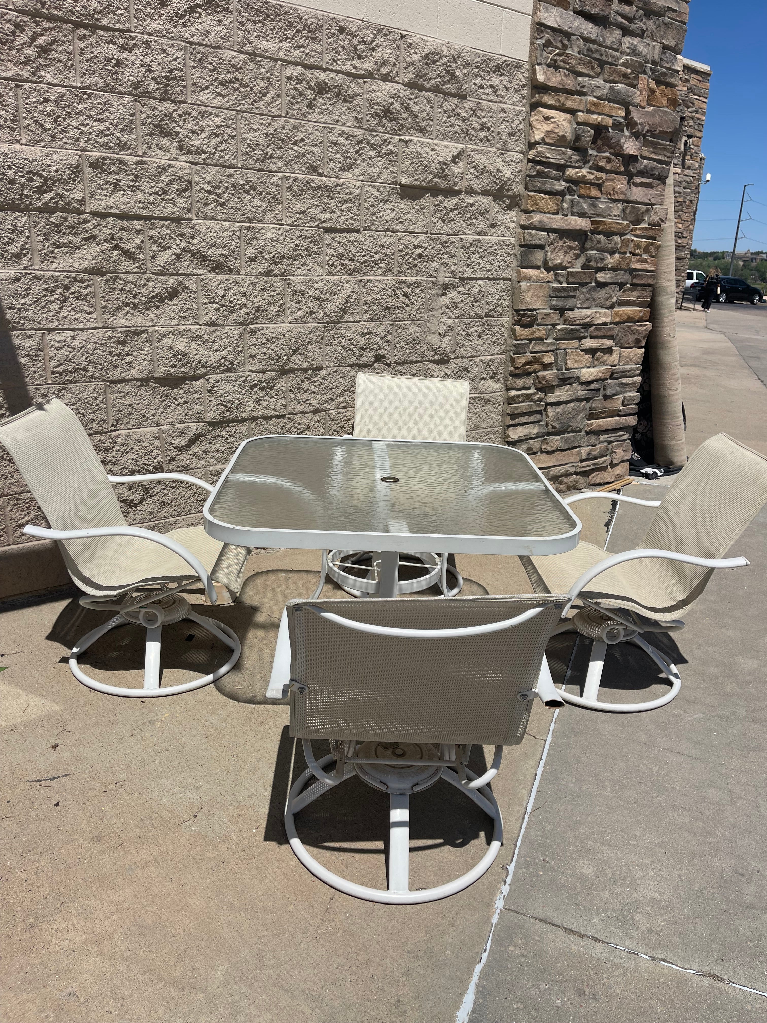 5-Piece Outdoor Patio Dining Set with Swivel Chairs