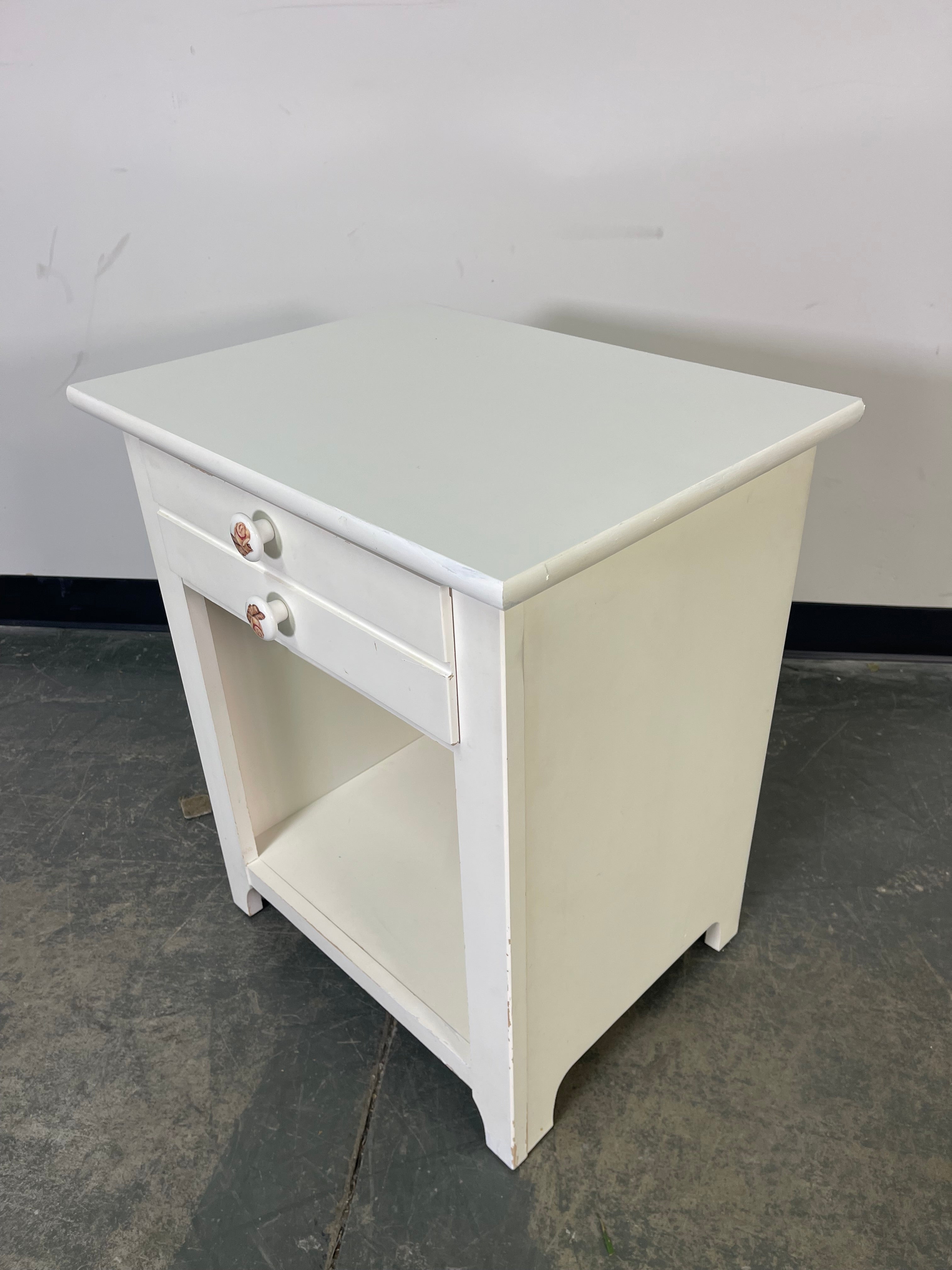 Charming White Accent Nightstand with Open Storage