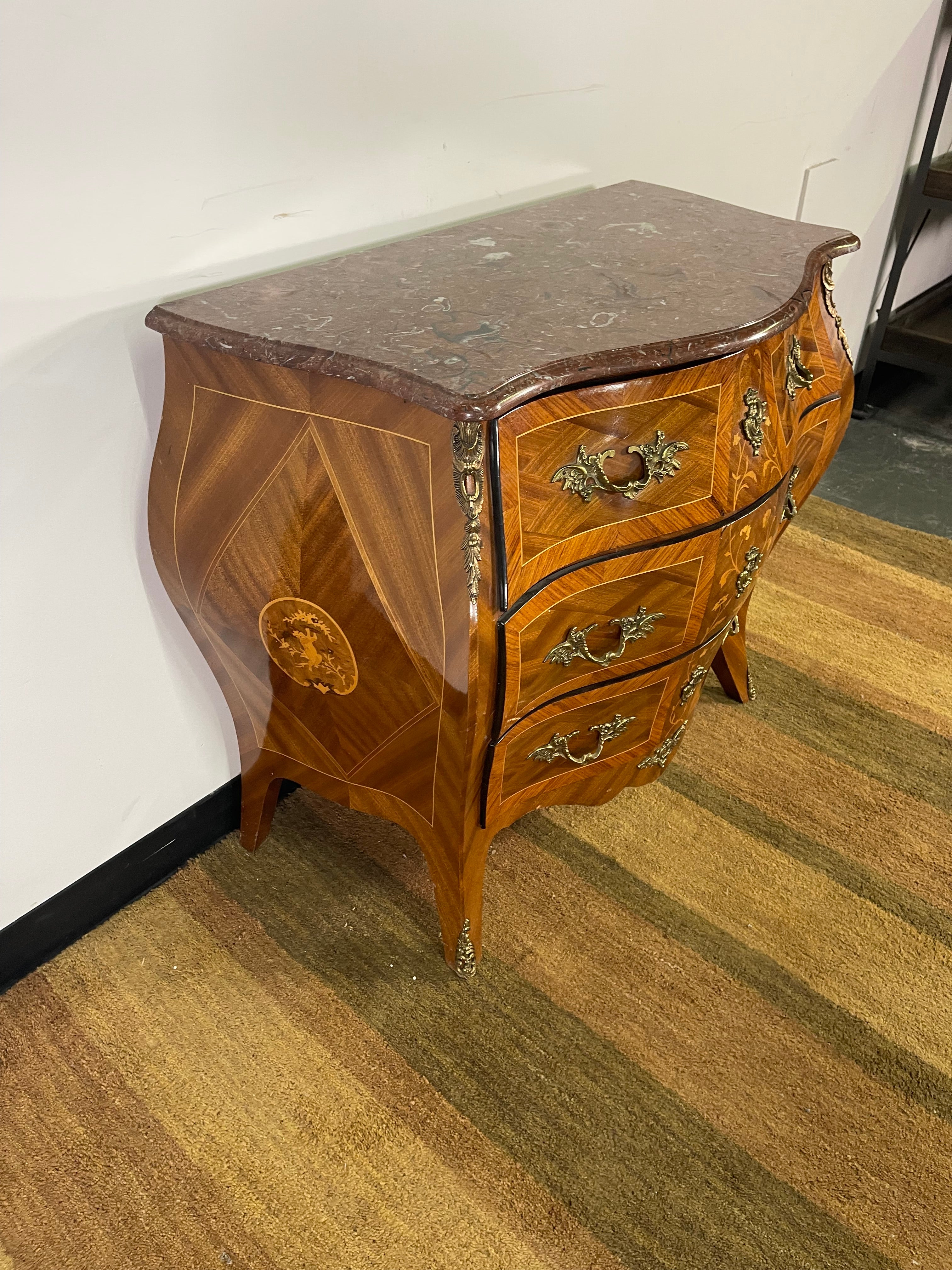 Stone Top Bombe Chest