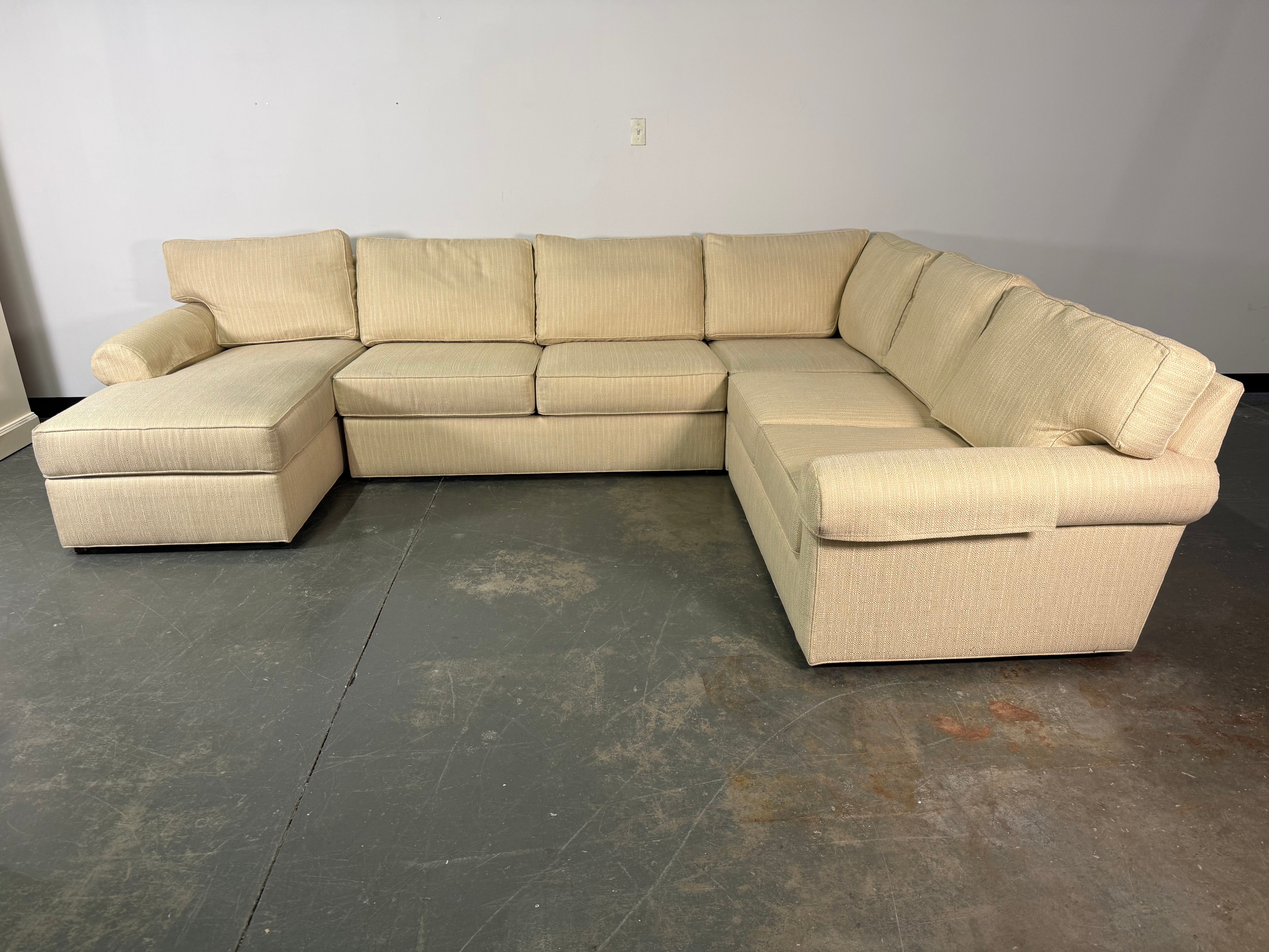 Spacious Cream Sectional with Chaise – Comfort for the Whole Family