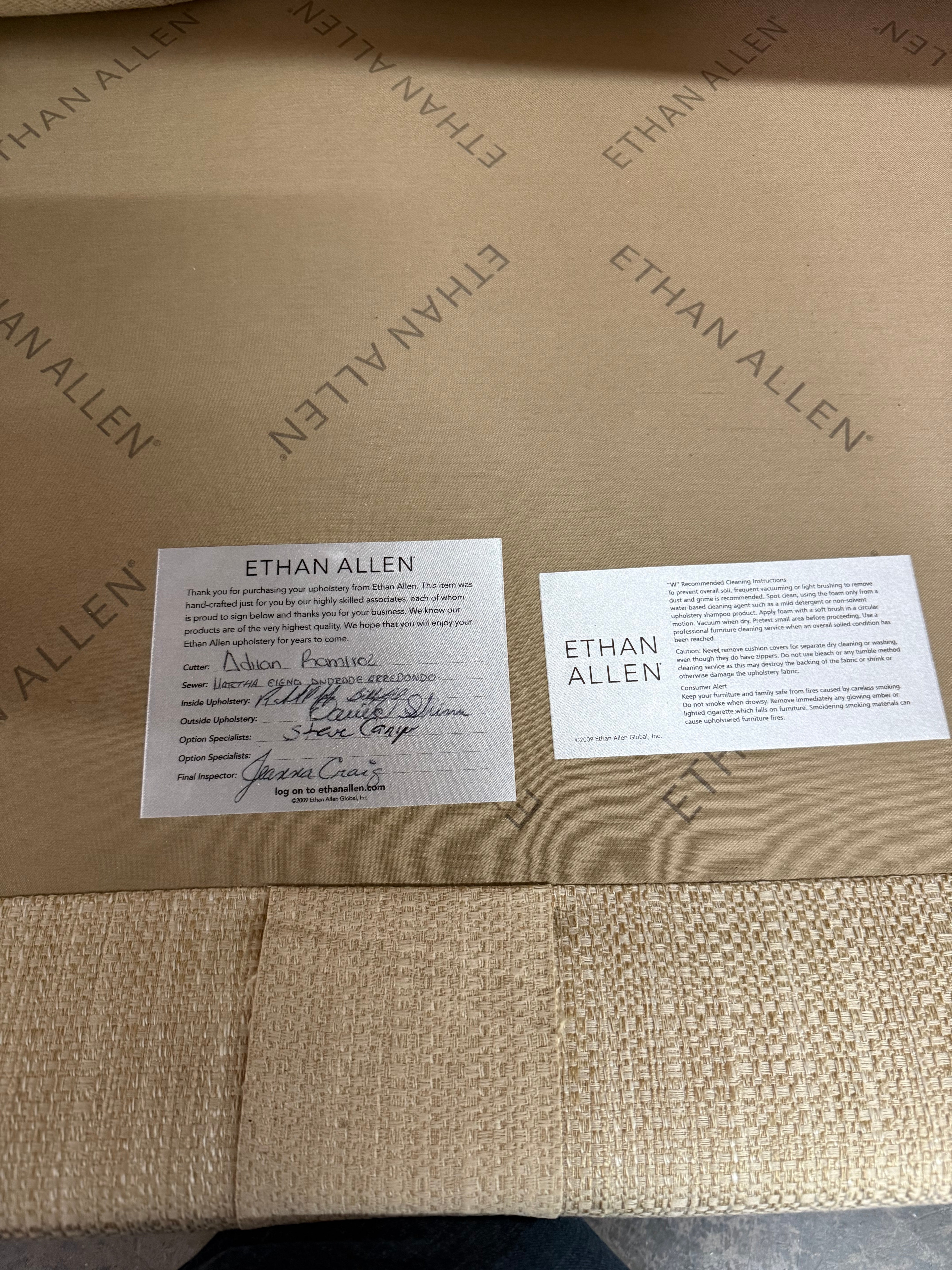 Spacious Cream Sectional with Chaise – Comfort for the Whole Family