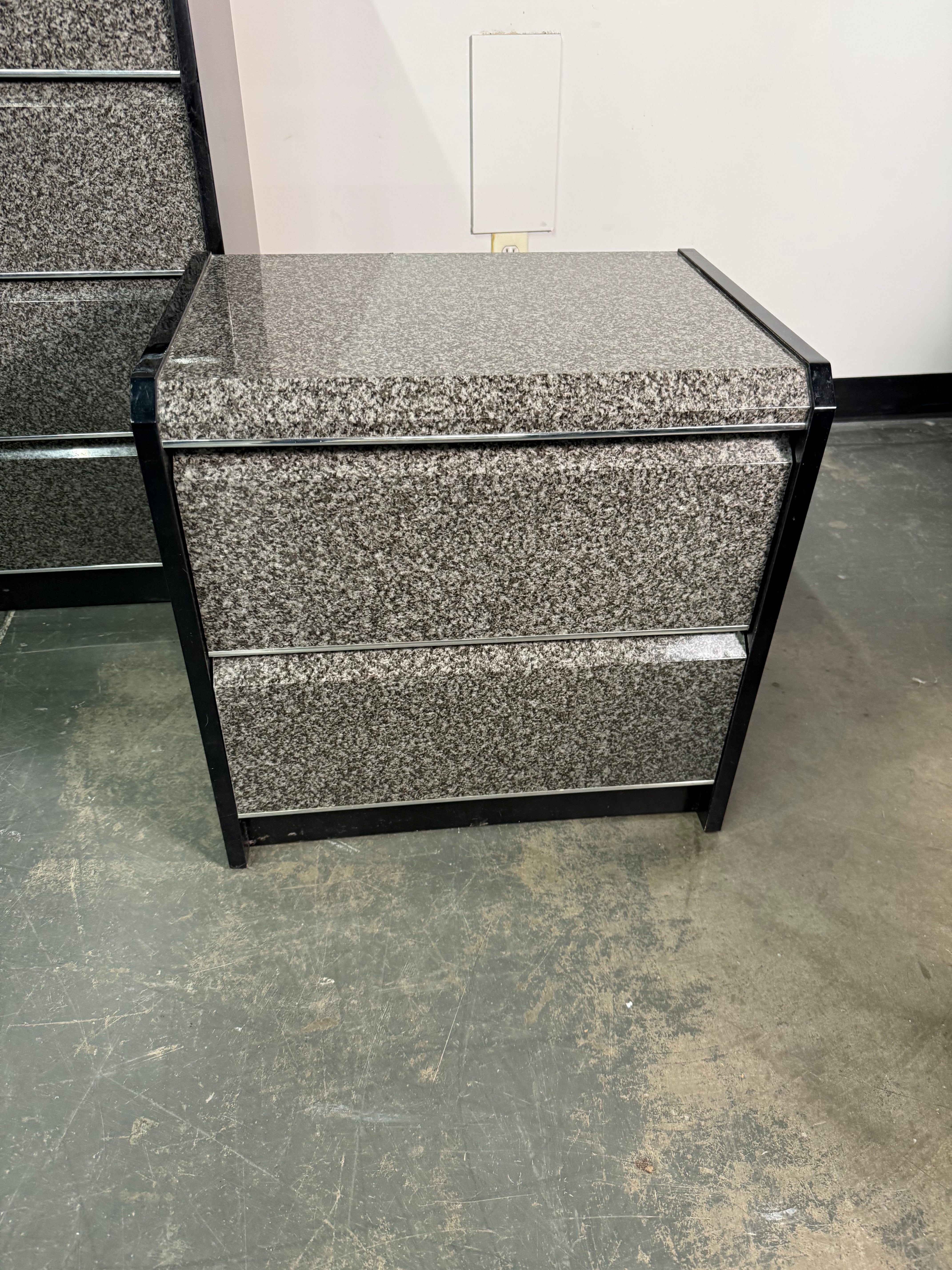 Modern 3-Piece Bedroom Set – Sleek & Stylish Storage