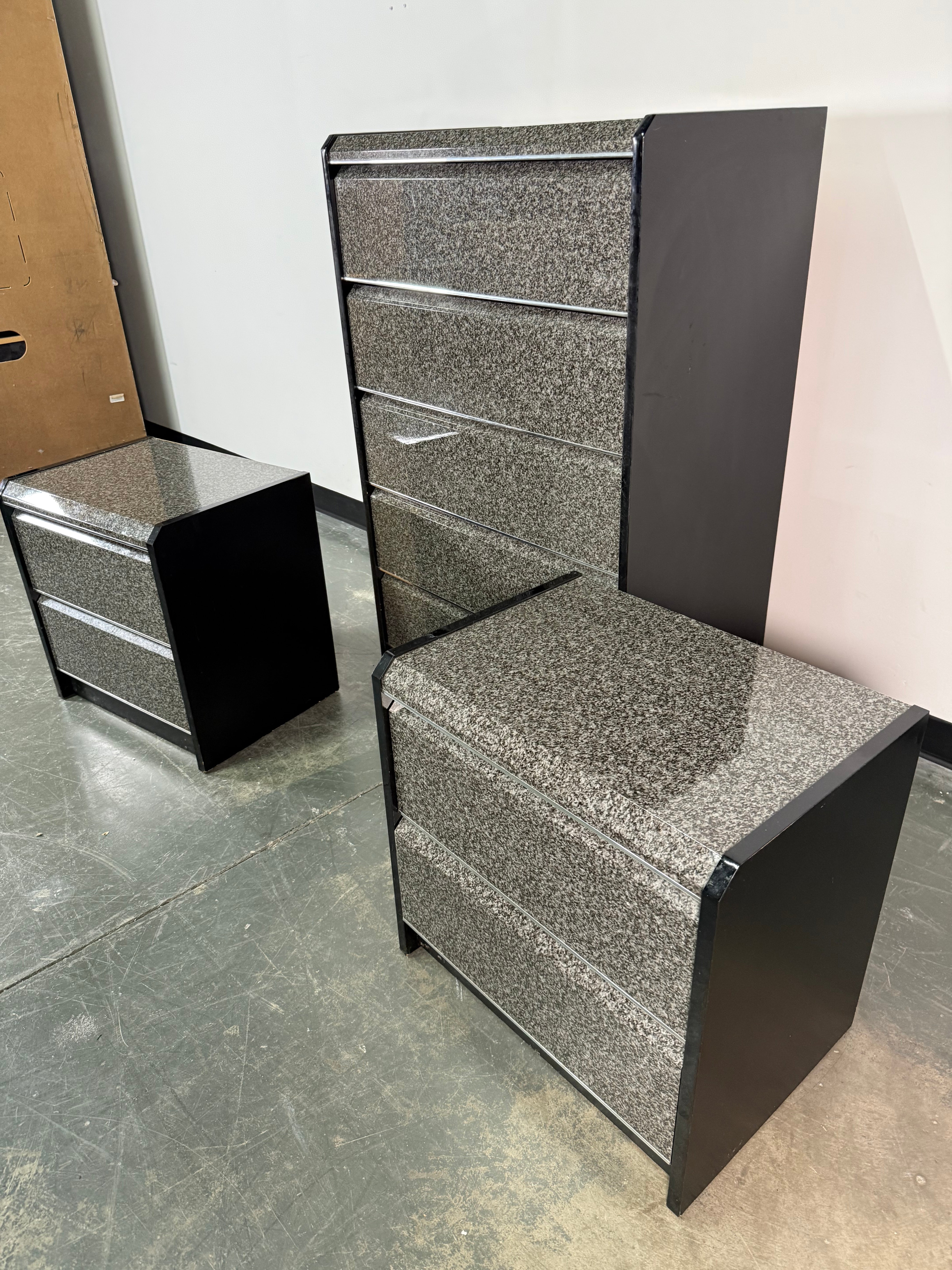 Modern 3-Piece Bedroom Set – Sleek & Stylish Storage