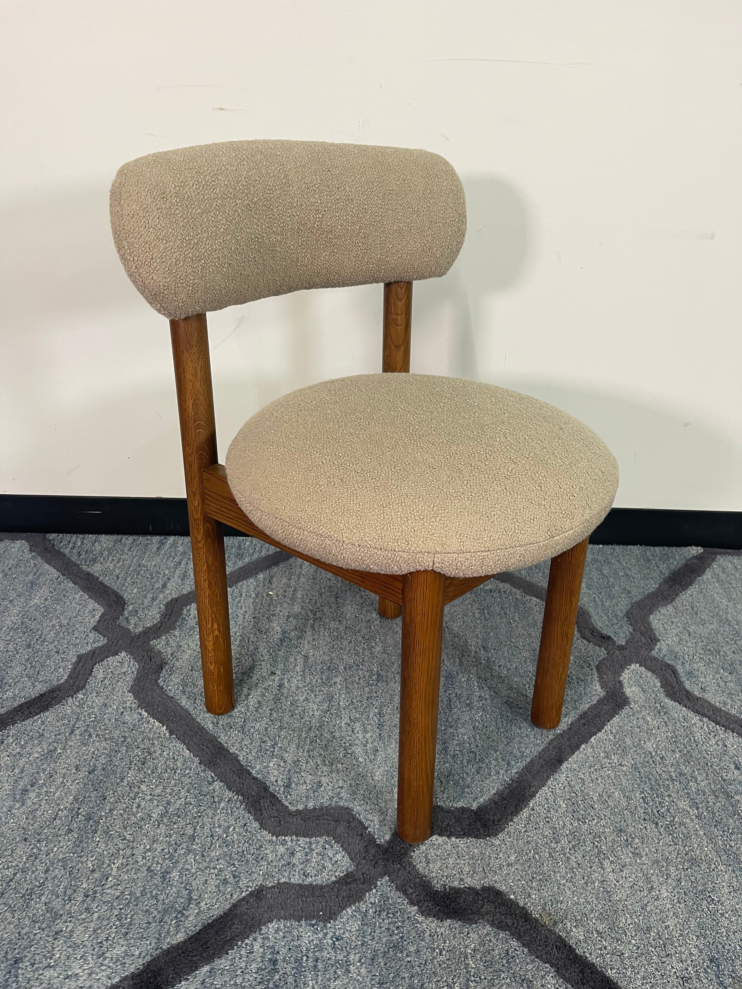 Article “Munk” Oak & Boucle Dining Chair