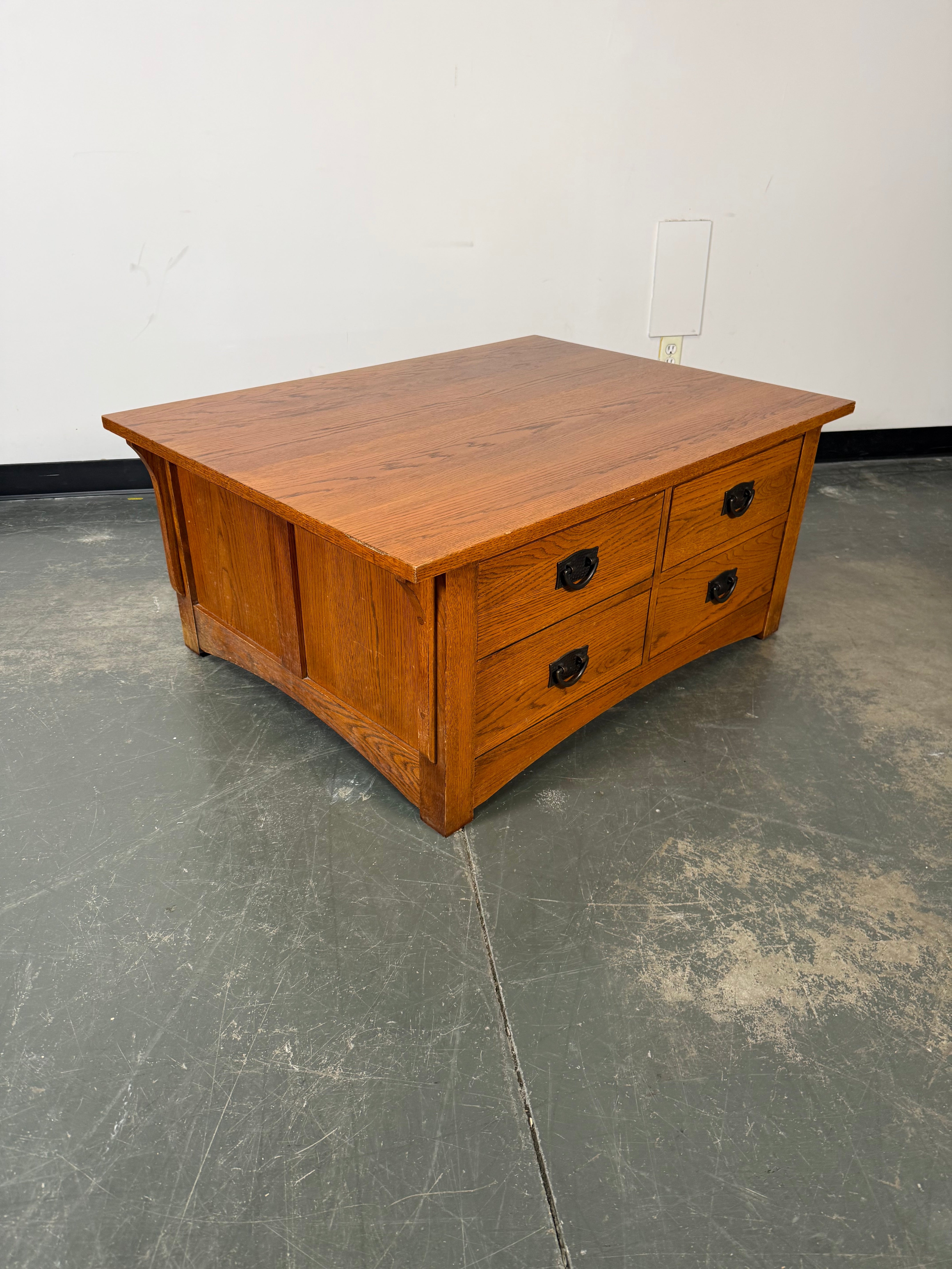 8-Drawer Coffee Table – Solid Wood Beauty