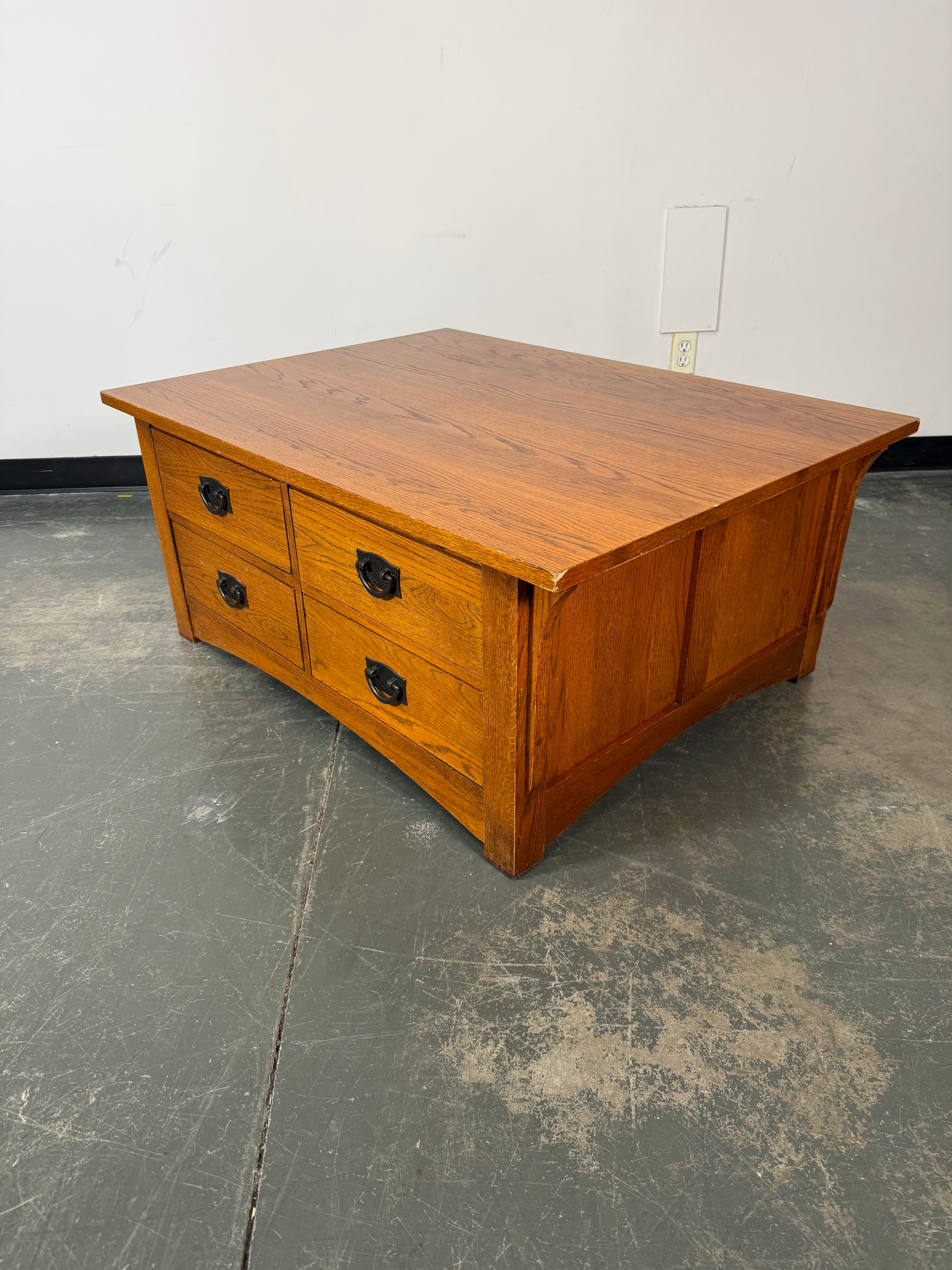 8-Drawer Coffee Table – Solid Wood Beauty