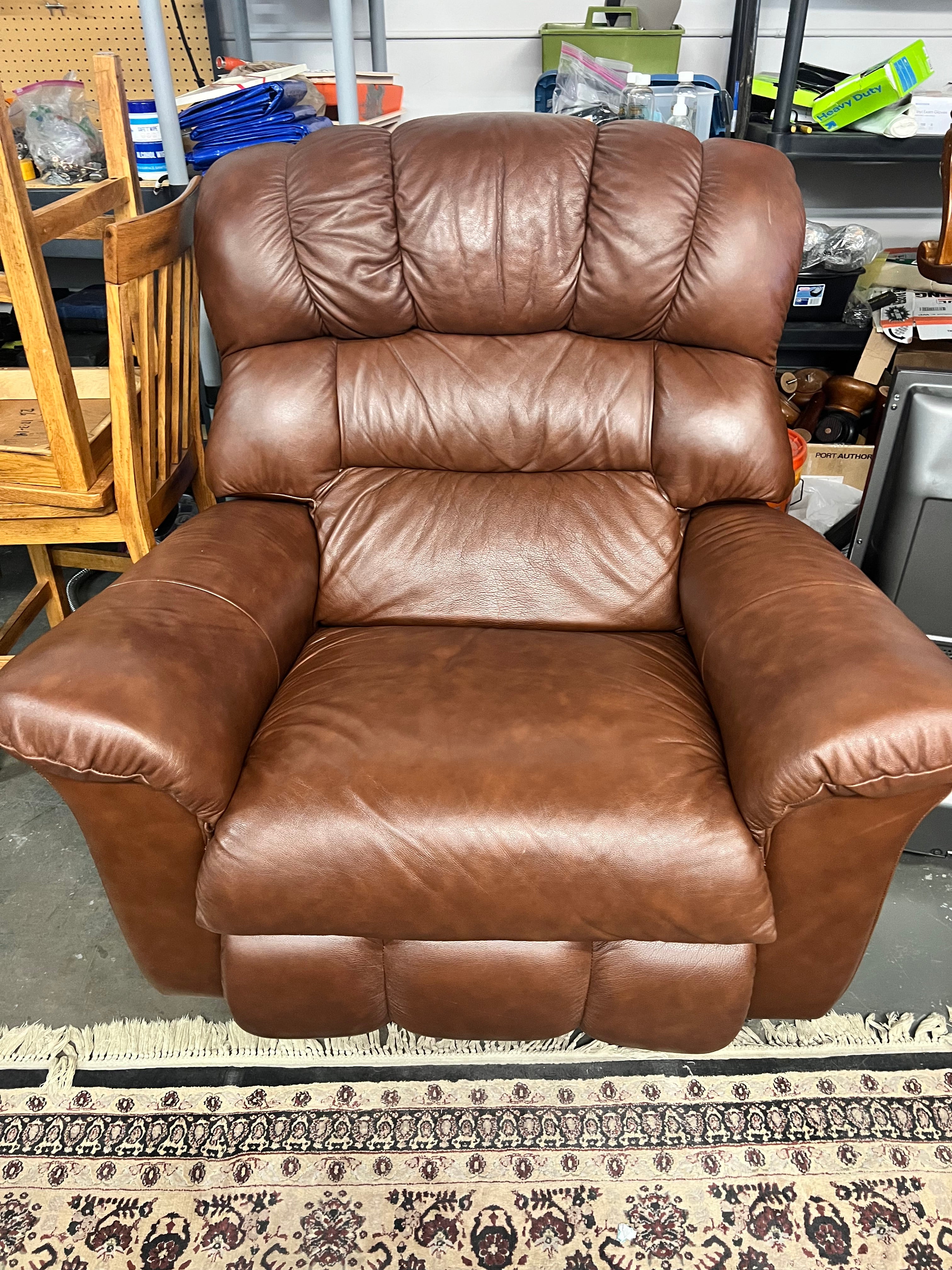 Oversized Leather Recliner – Ultimate Lounge Chair