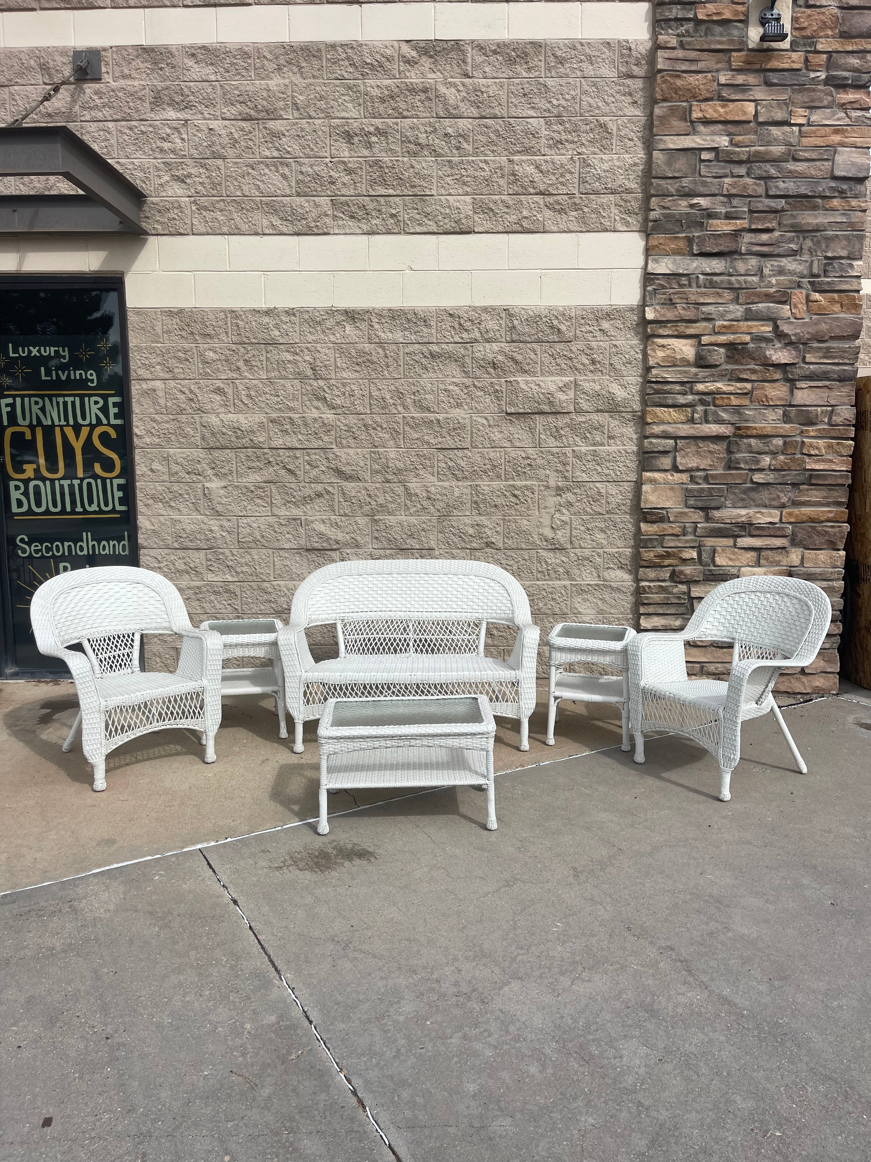 White Resin Wicker 6-Piece Patio Set