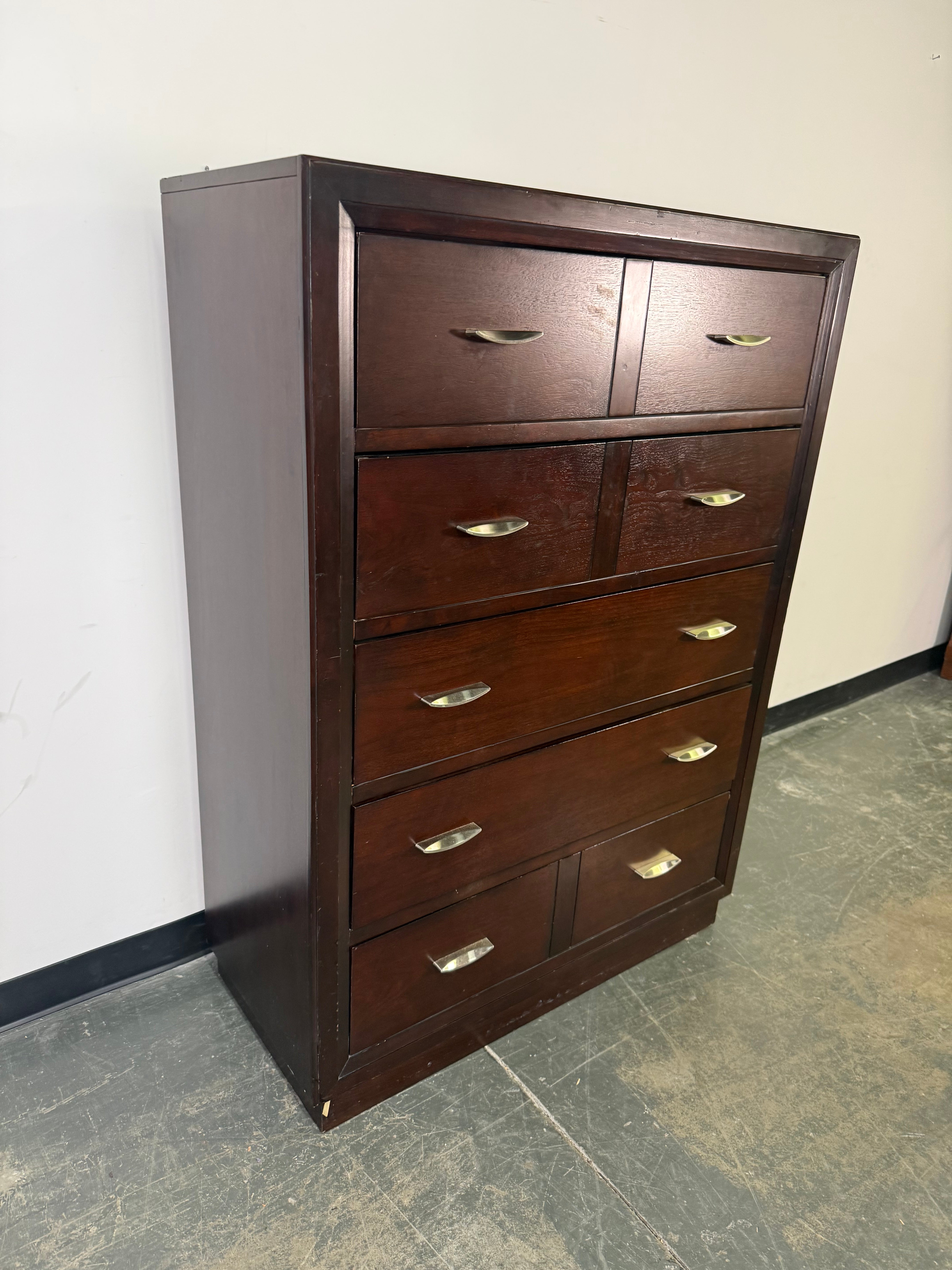 Beautiful 5-Piece Bedroom Set – Rich Cherry Finish