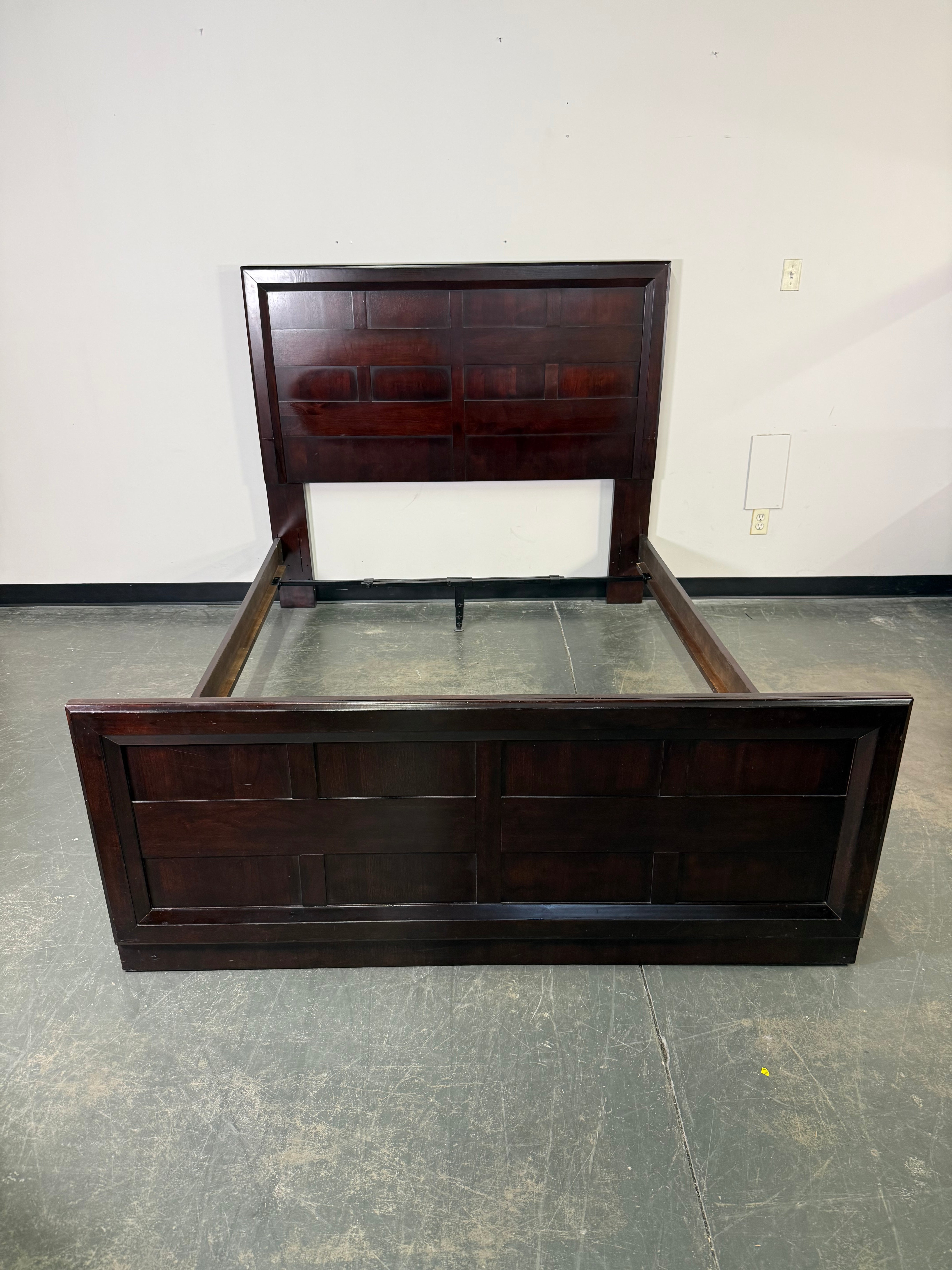 Beautiful 5-Piece Bedroom Set – Rich Cherry Finish