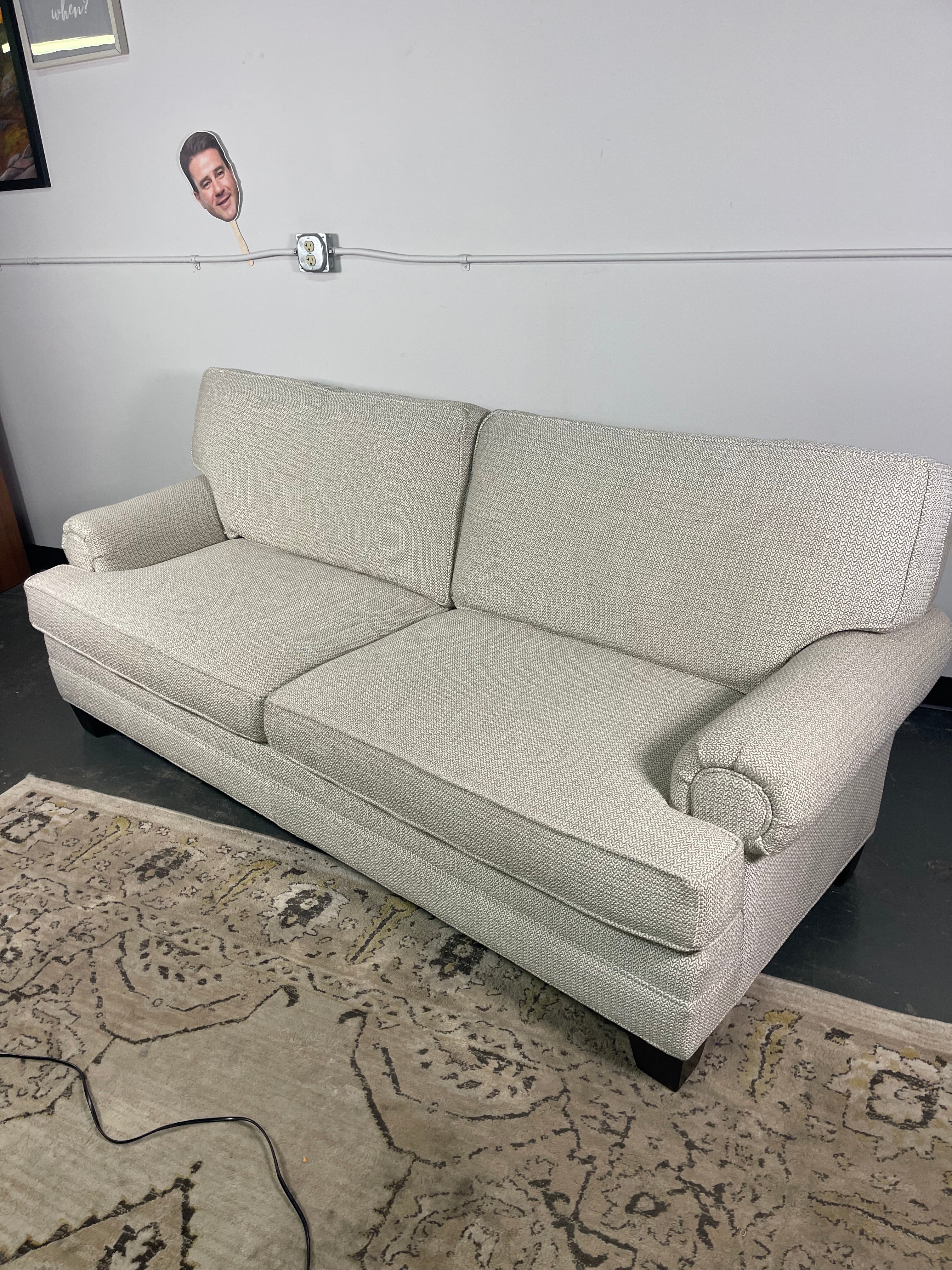 Classic Rolled-Arm Sofa in Light Gray Woven Fabric
