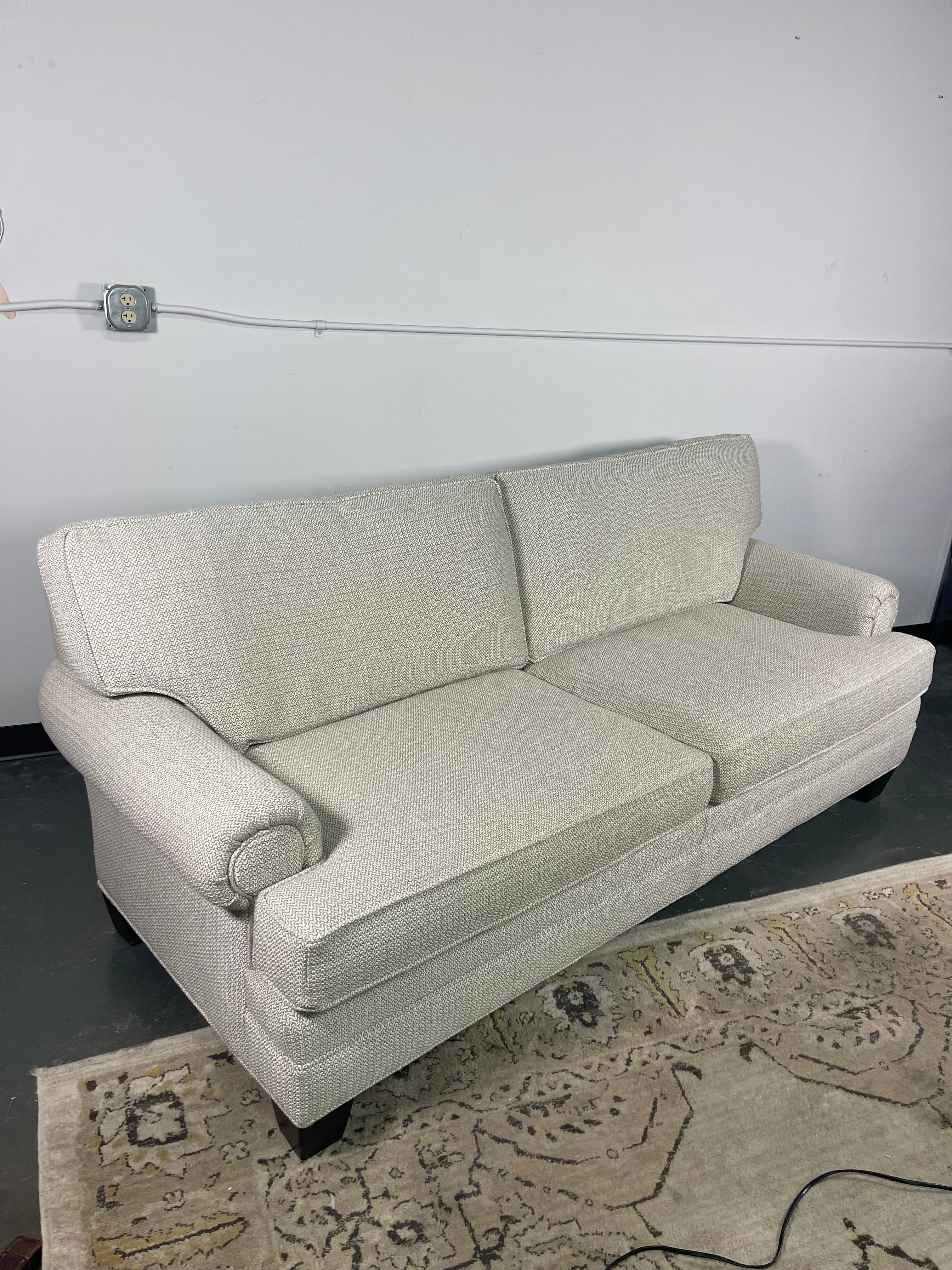 Classic Rolled-Arm Sofa in Light Gray Woven Fabric