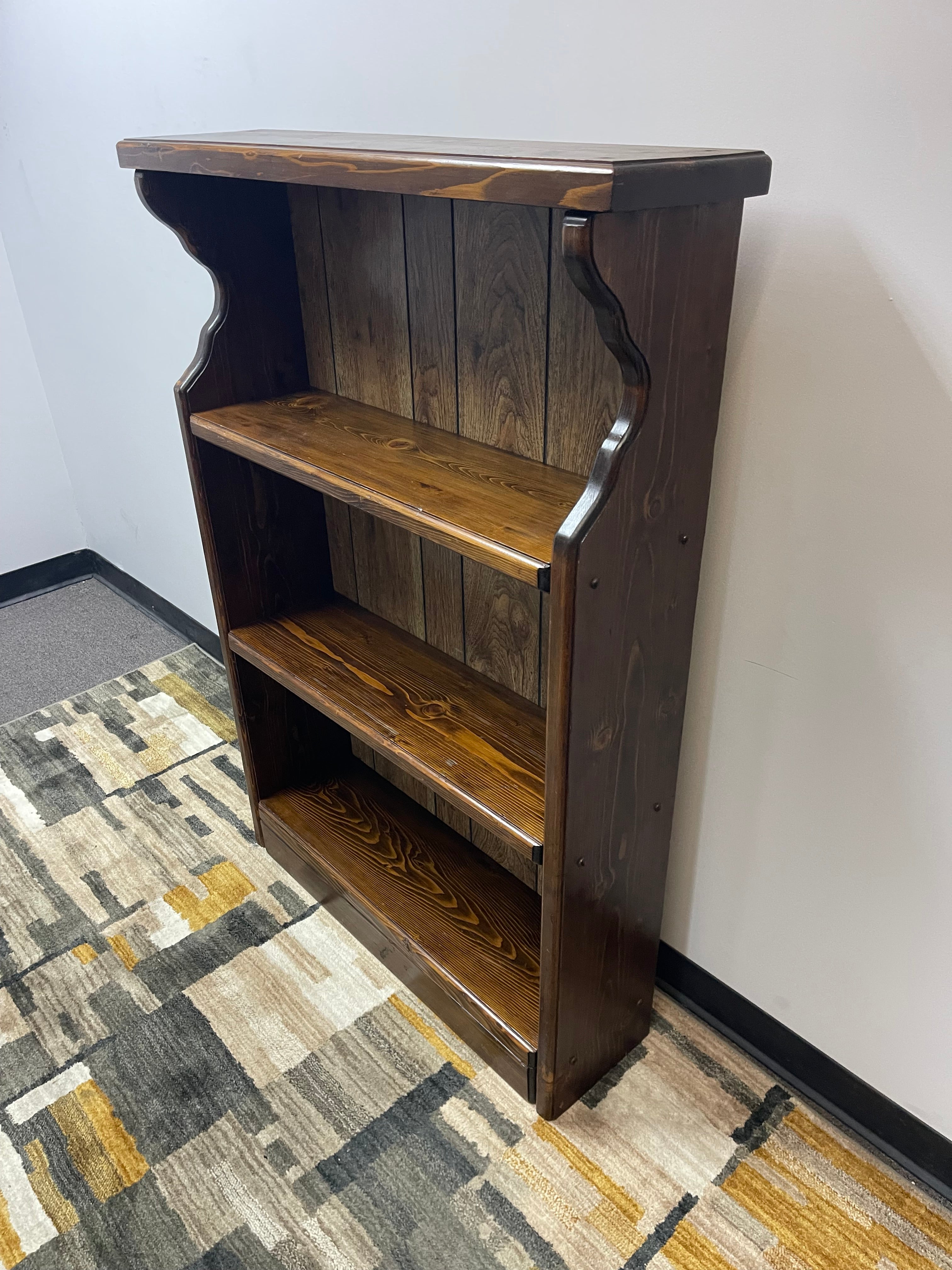 Rustic Dark Pine 3-Shelf Bookcase with Scalloped Sides