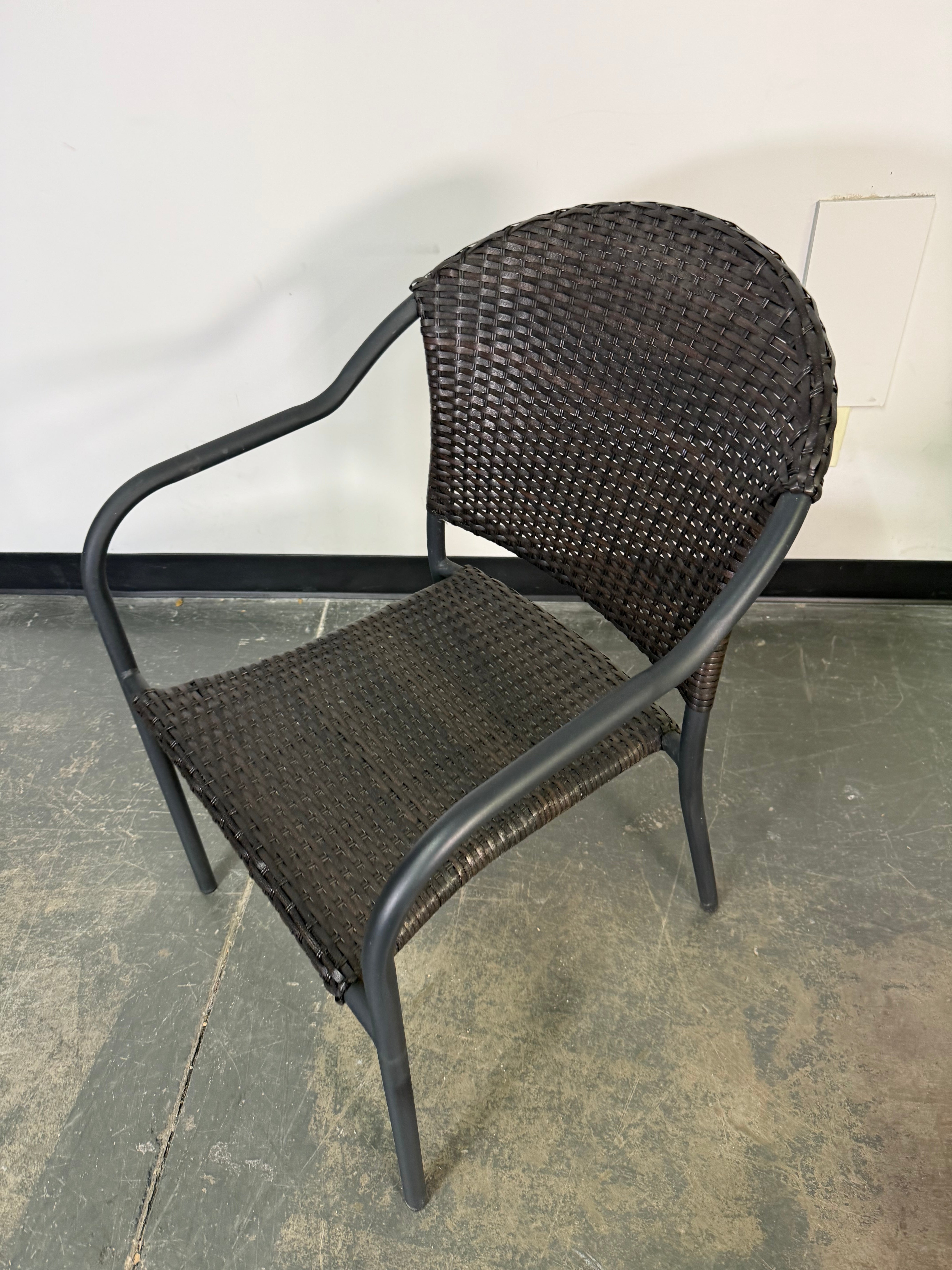 Set of 2 Wicker Patio Chairs – Indoor or Outdoor Style 🌿
