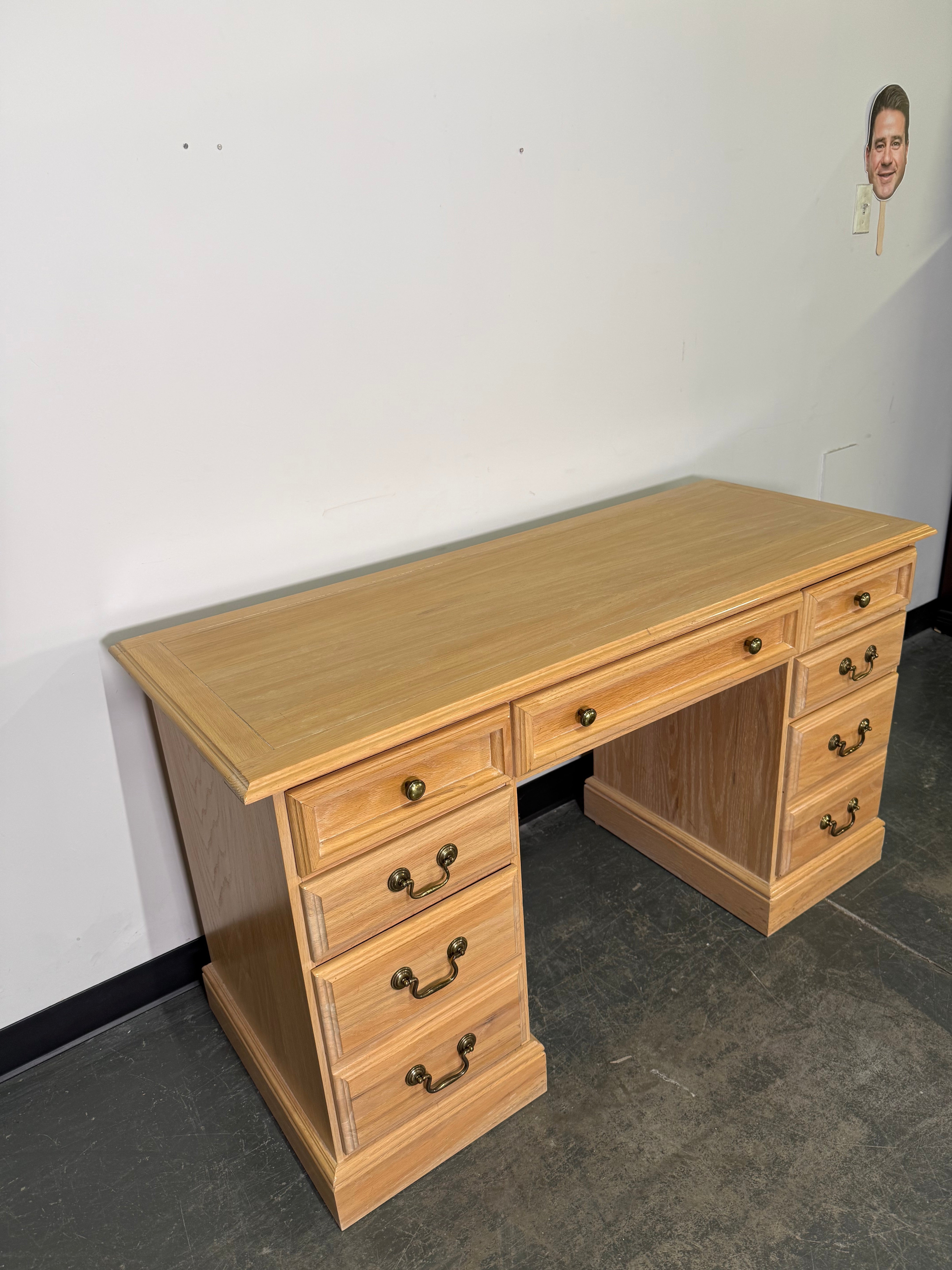 Classic Solid Wood Executive Desk – Timeless & Functional 🪵