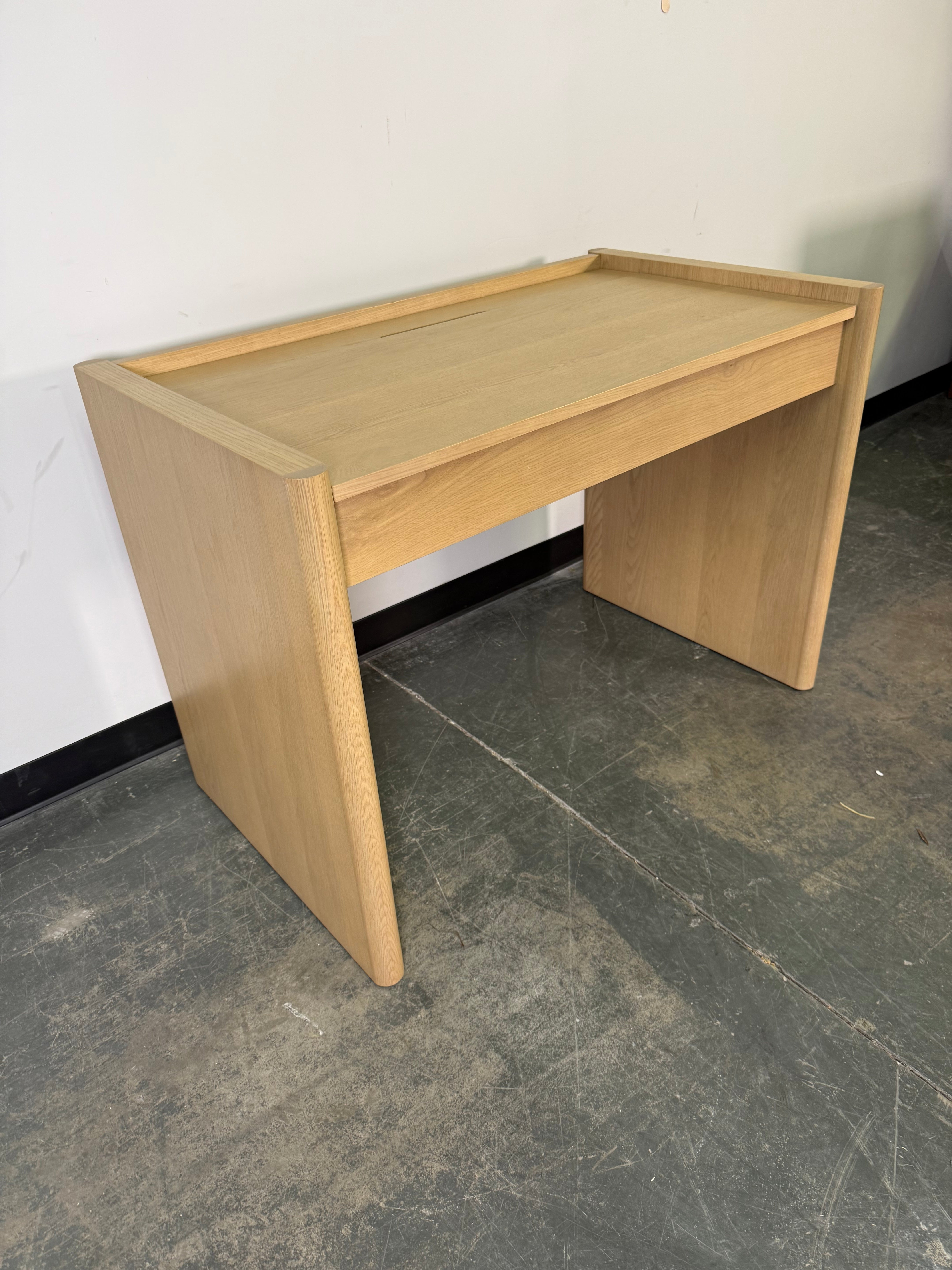Article Torme Height-Adjustable Desk – White Oak