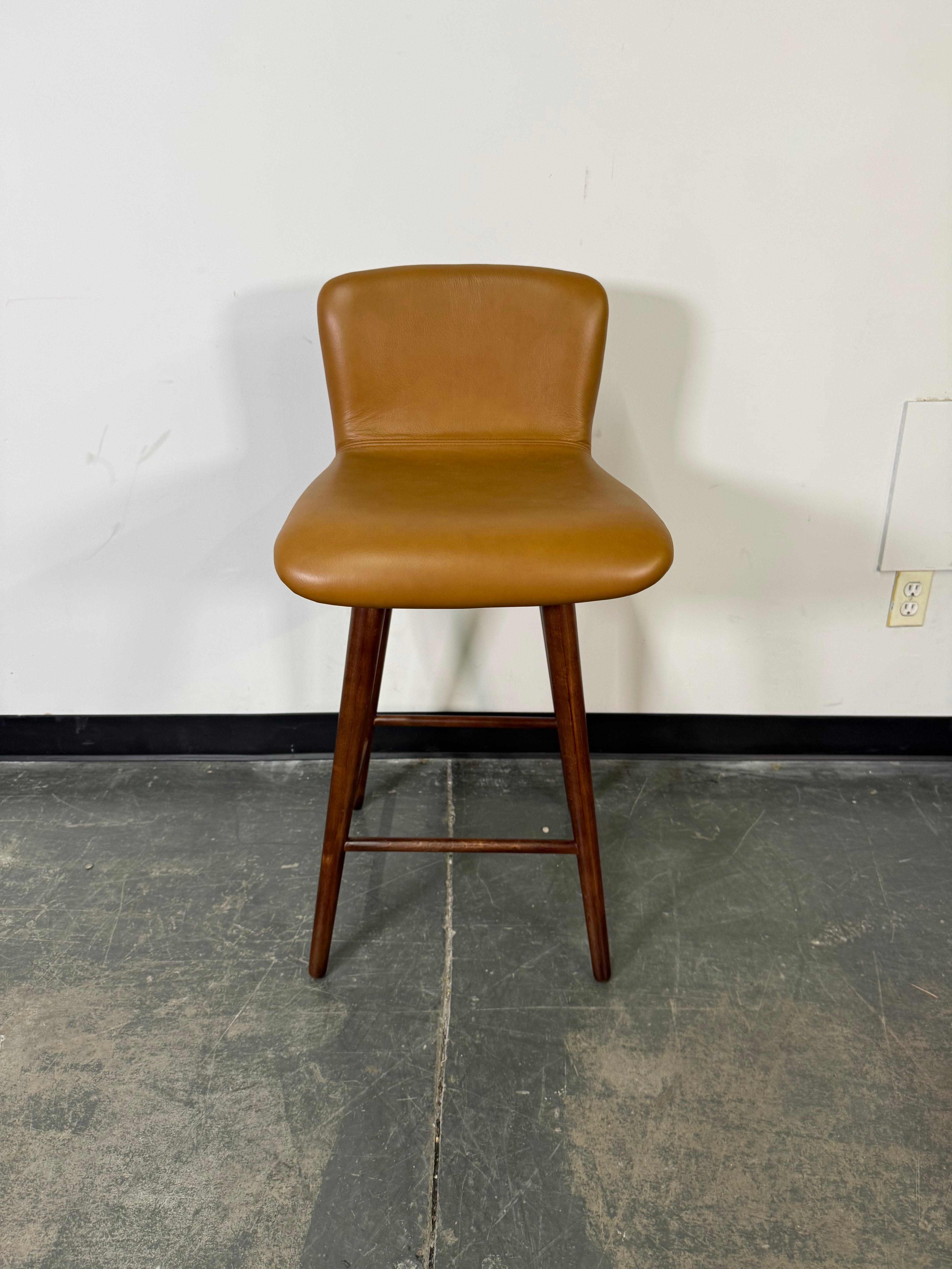 Sede Leather Counter Stool – Toscana Tan & Walnut