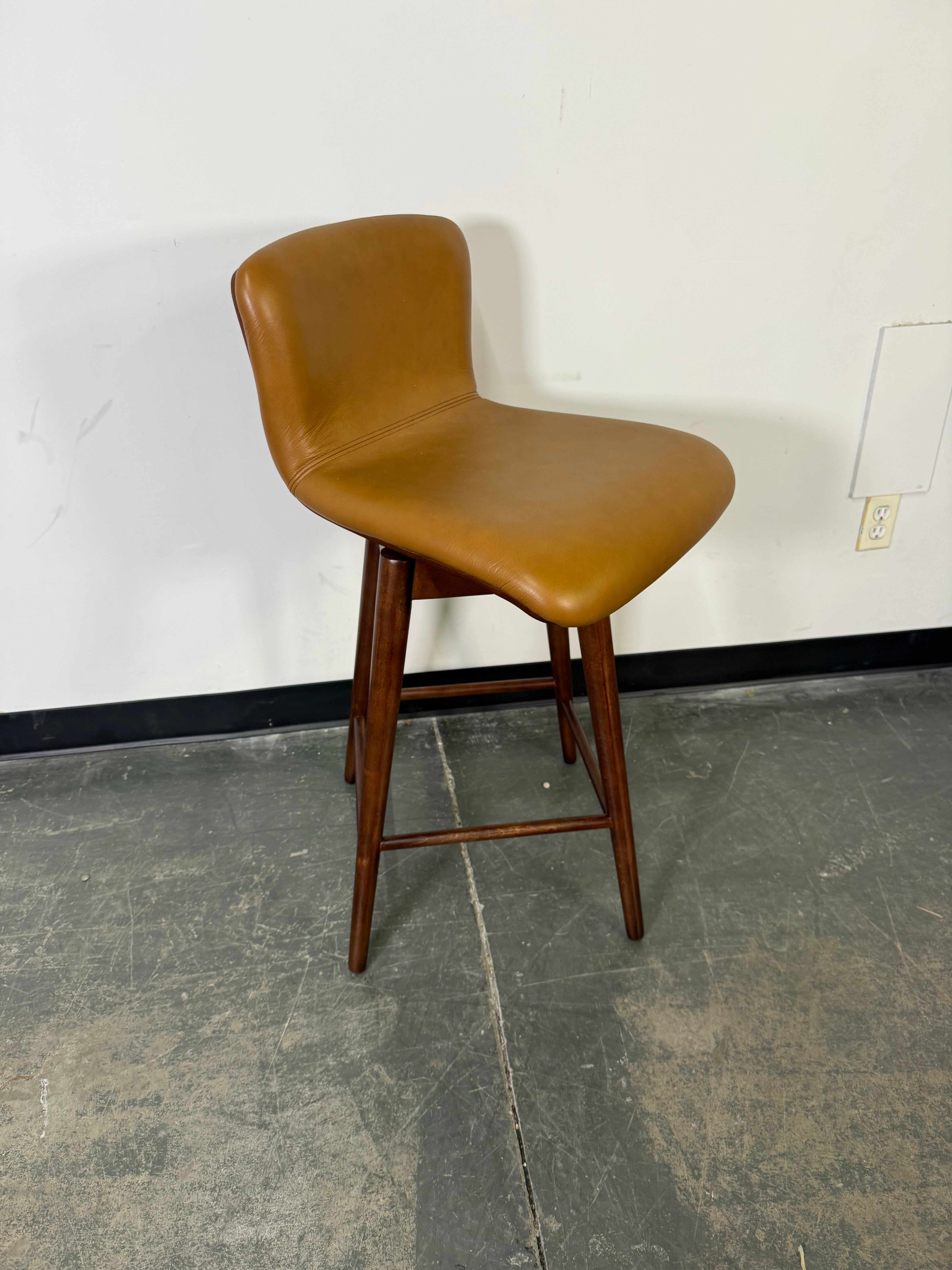 Sede Leather Counter Stool – Toscana Tan & Walnut