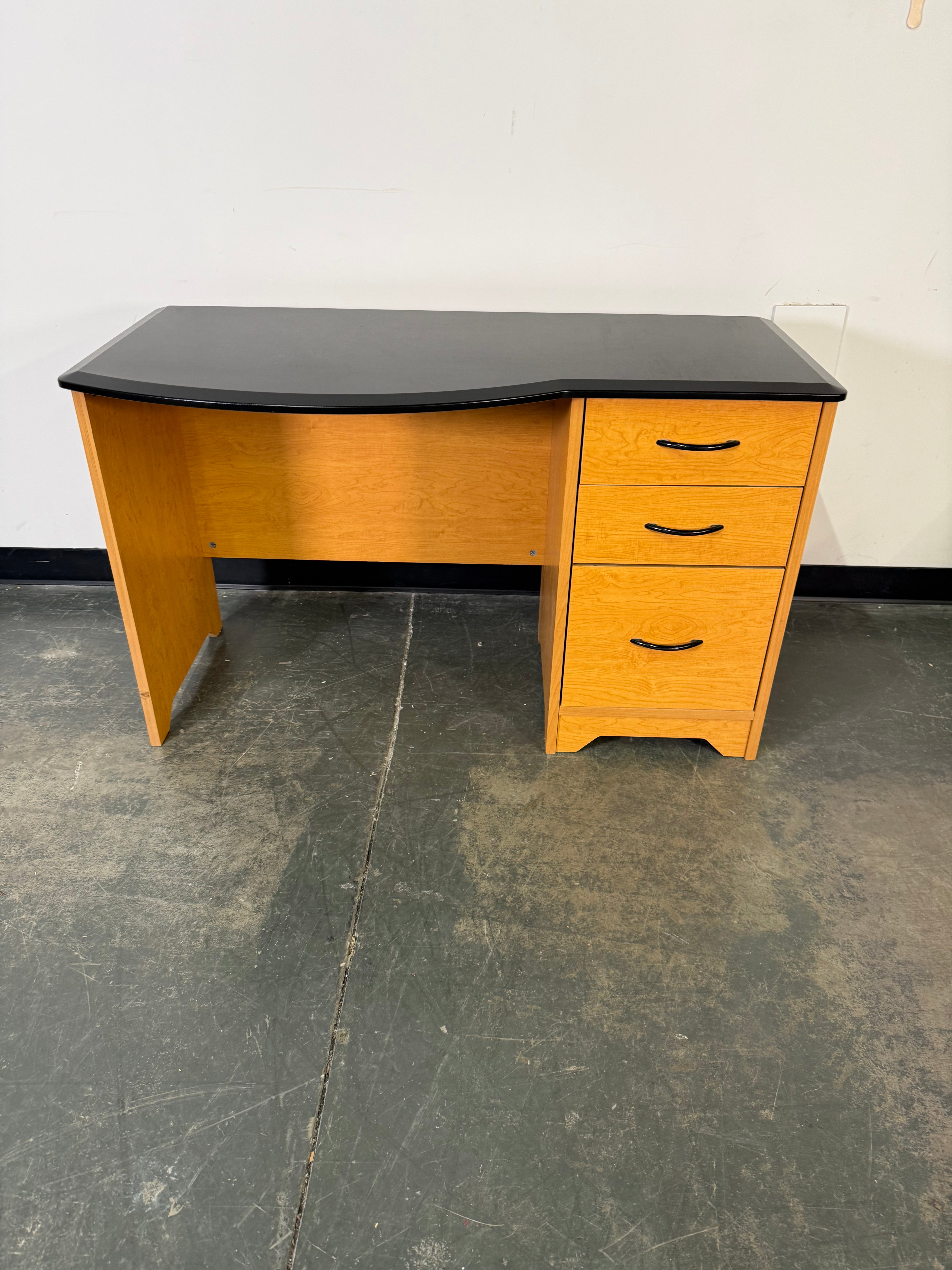 Modern Curved Front Desk – Sleek &amp; Functional Workspace