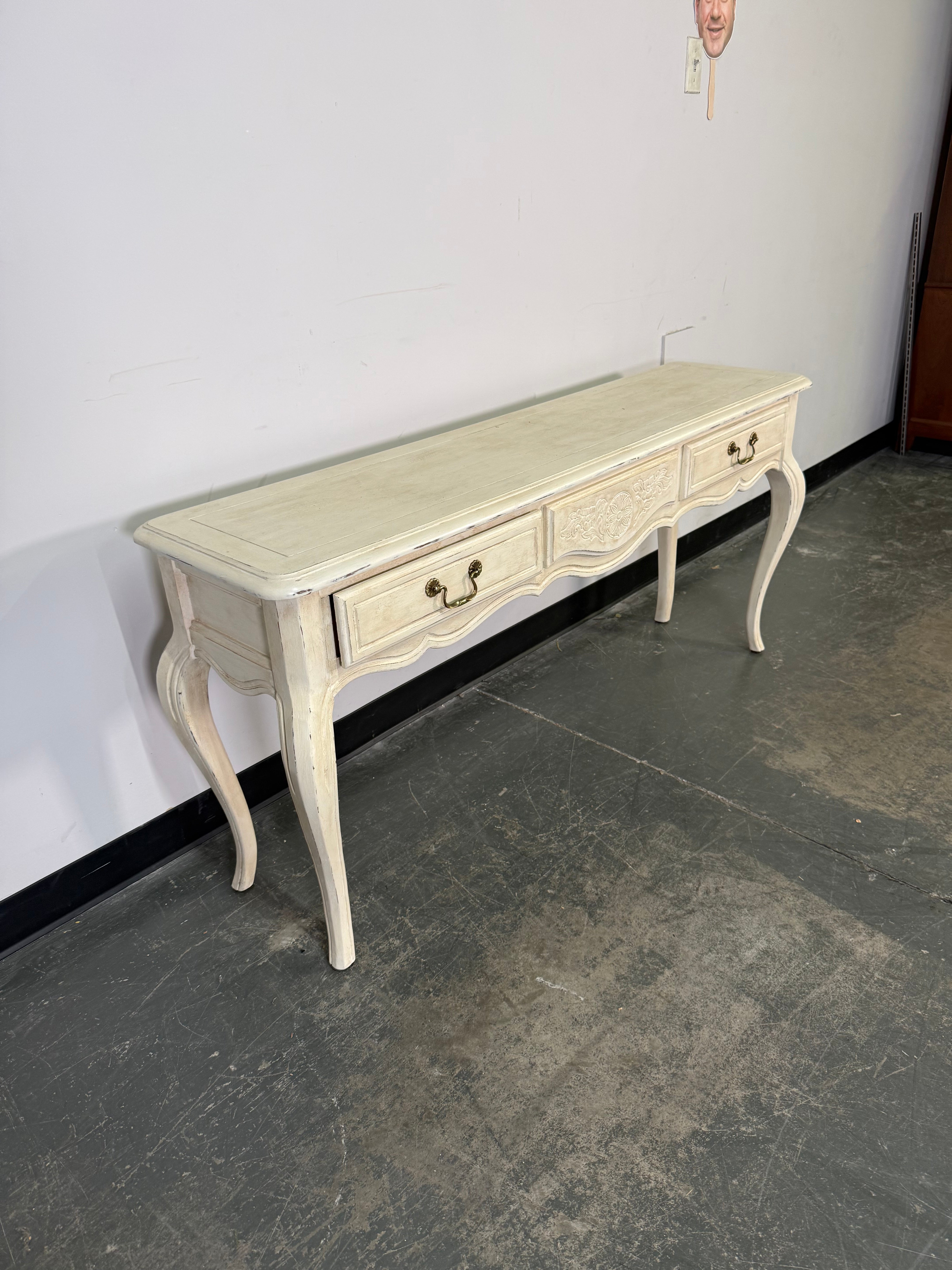 Hammary Distressed White Entry Table