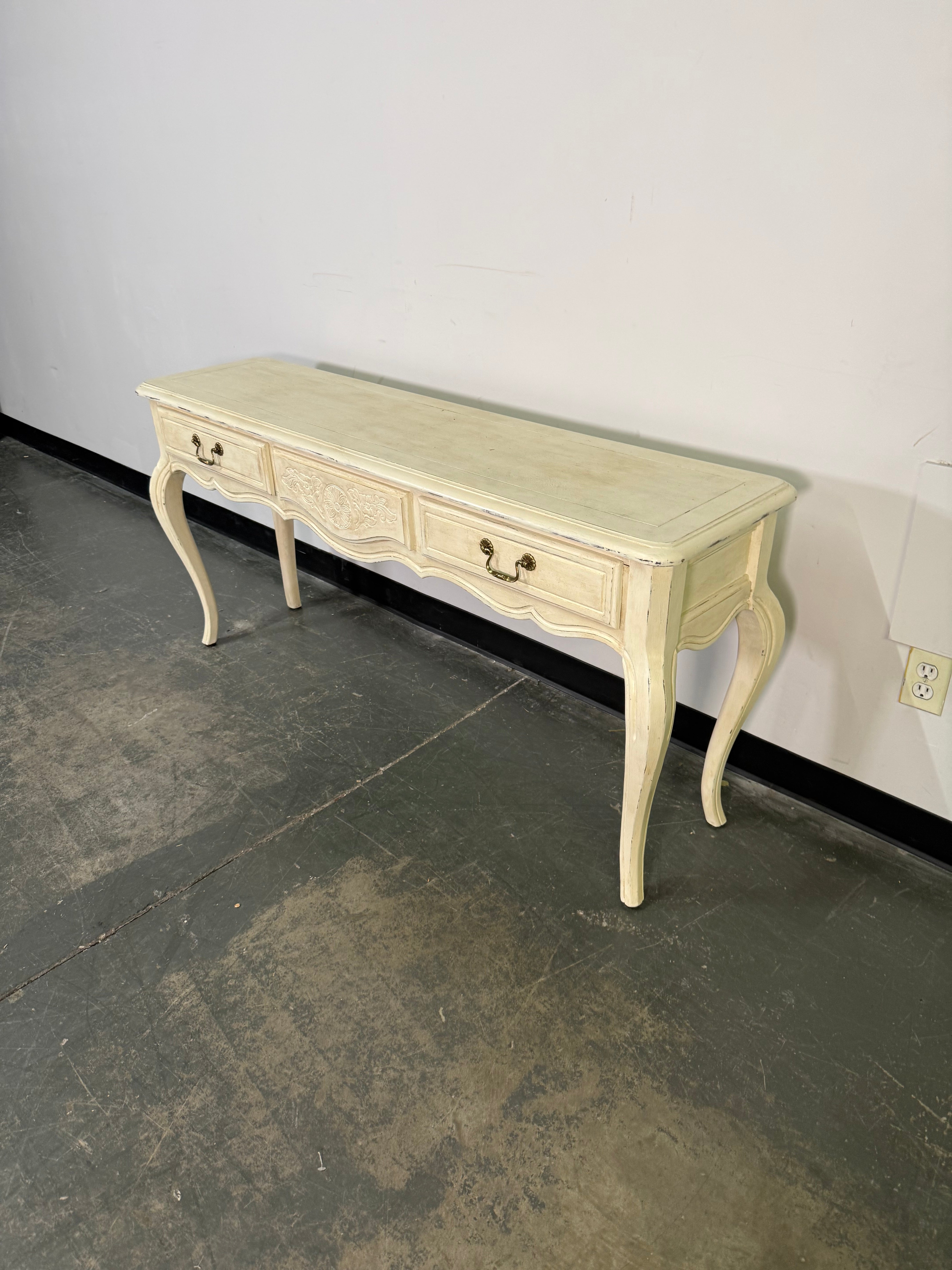 Hammary Distressed White Entry Table