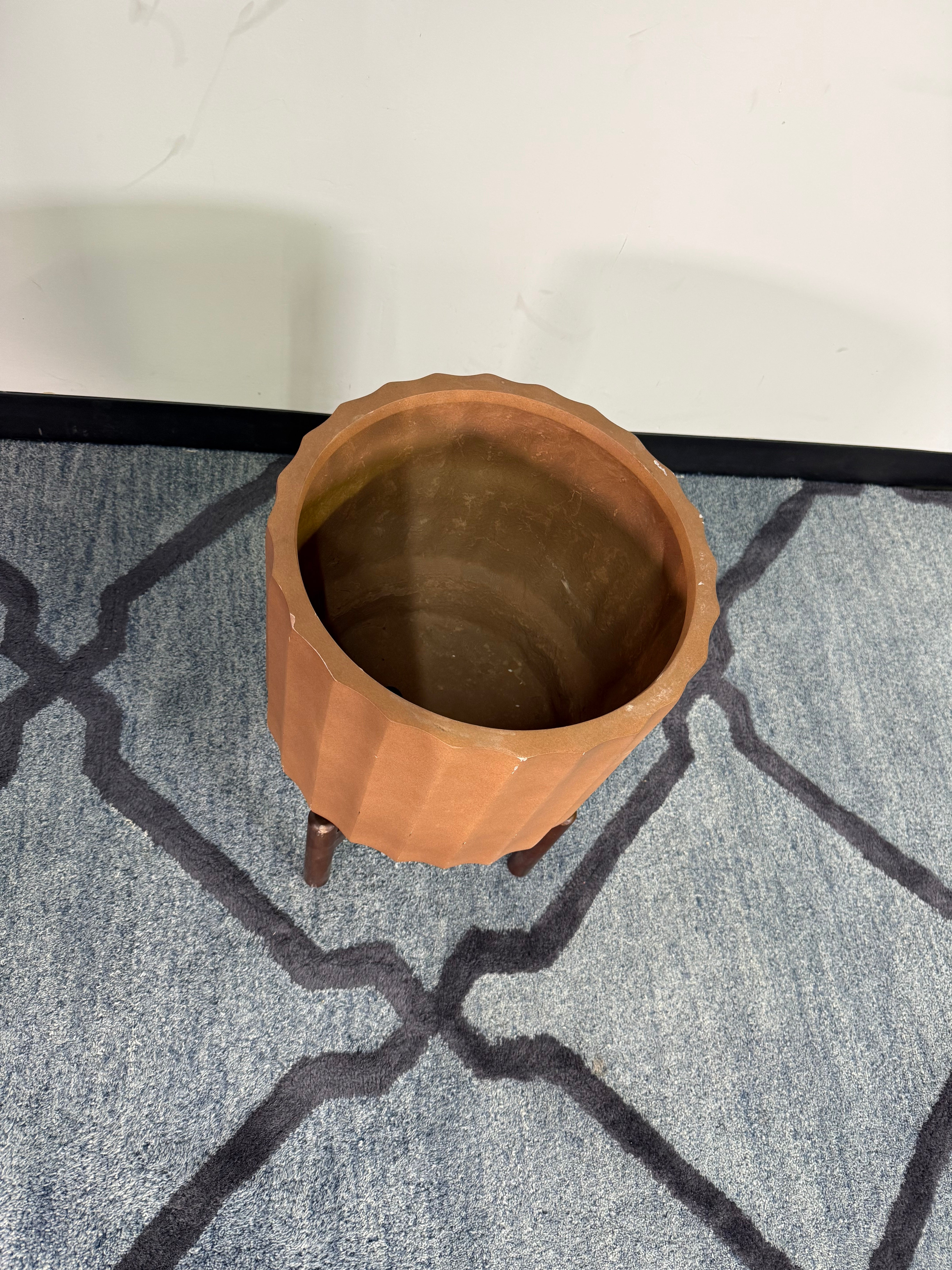 Article “Tera” Terracotta Planter with Stand