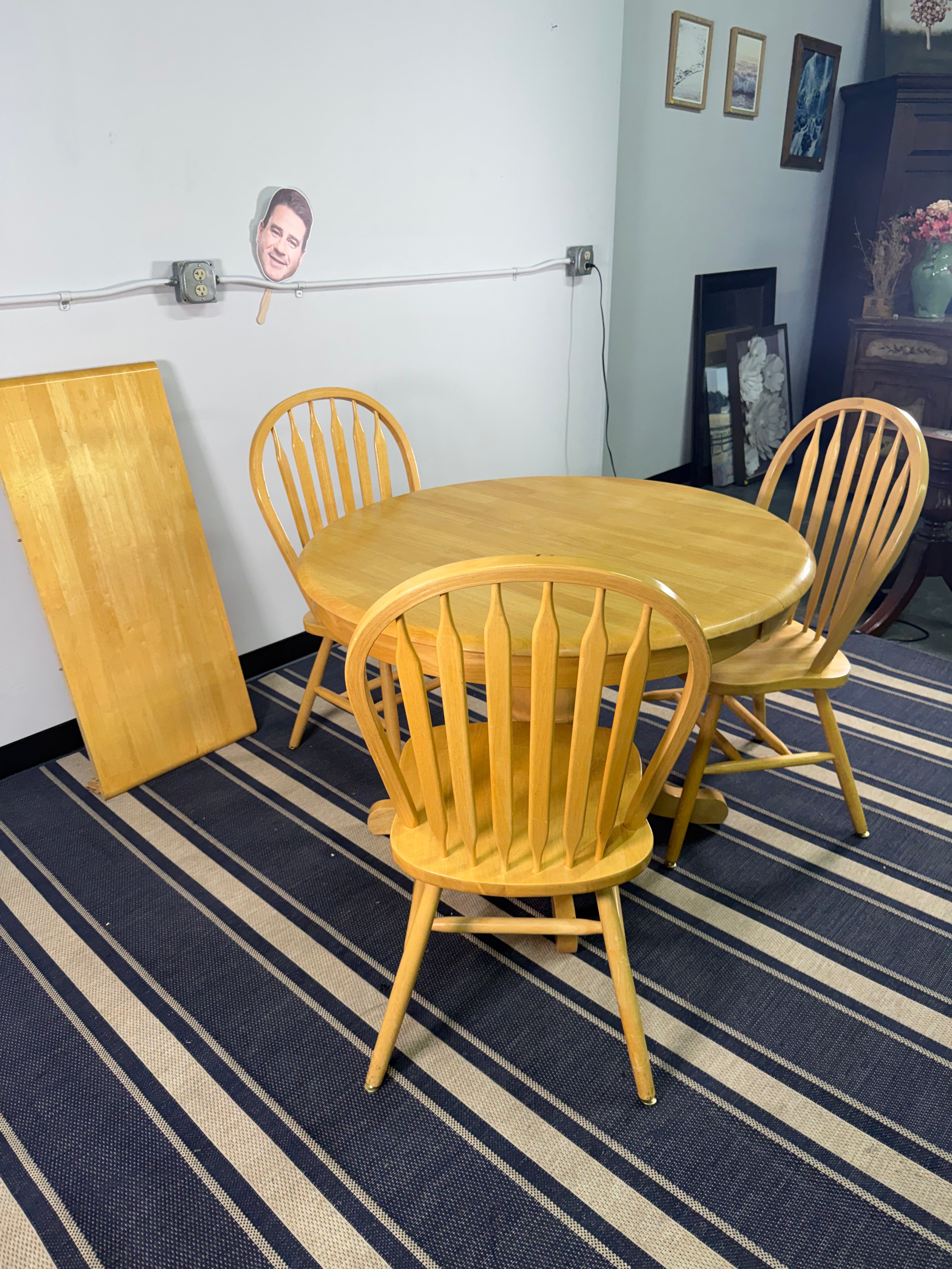 Round Pedestal Dining Table with Leaf & 3 Windsor Chairs