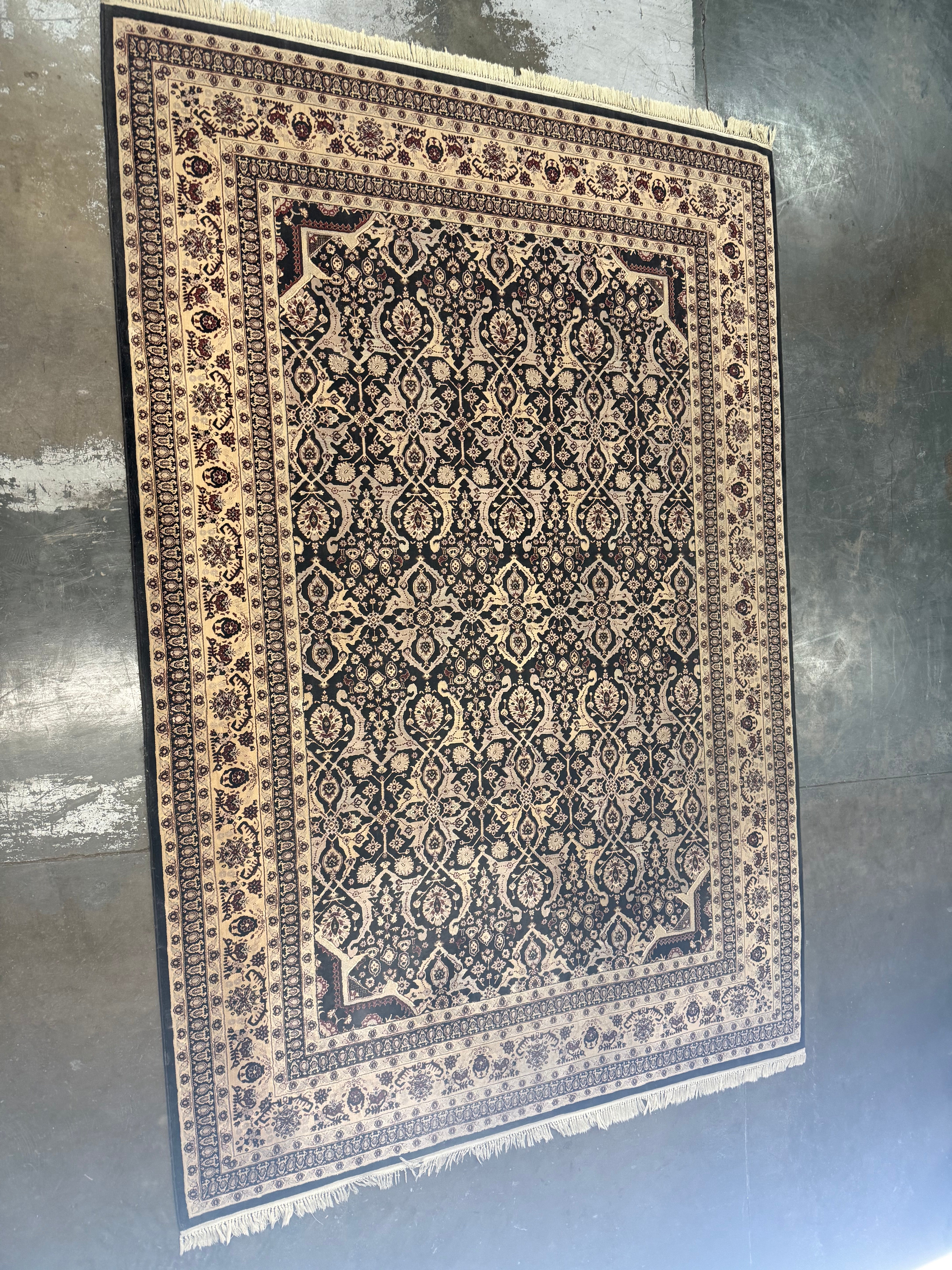 Large Traditional Area Rug – Classic &amp; Timeless
